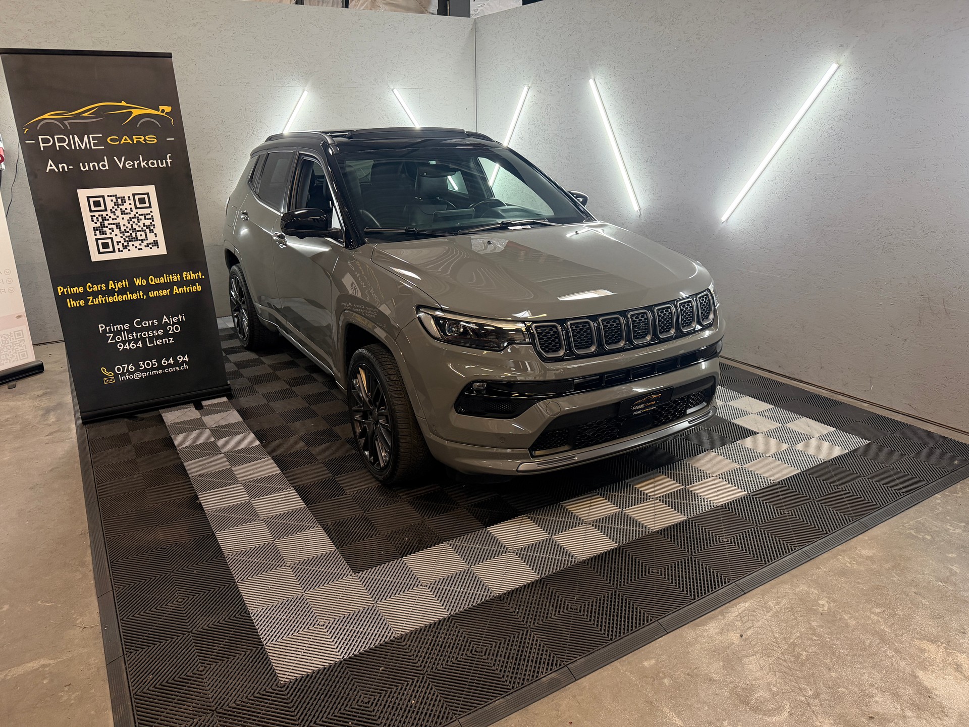 JEEP Compass 1.3 T PHEV S AWD-showroom-element-2