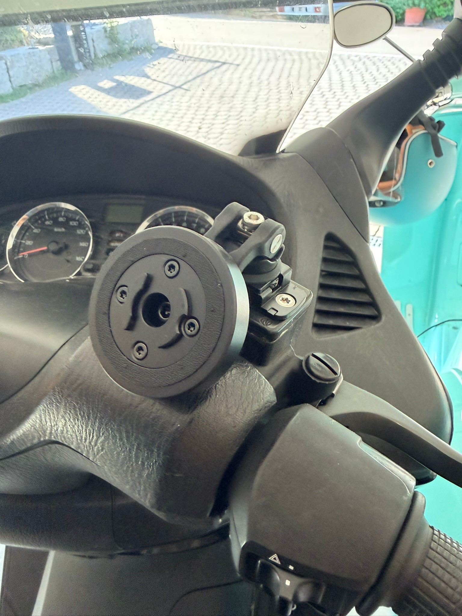 HONDA FES 125 S-Wing ABS-image-4