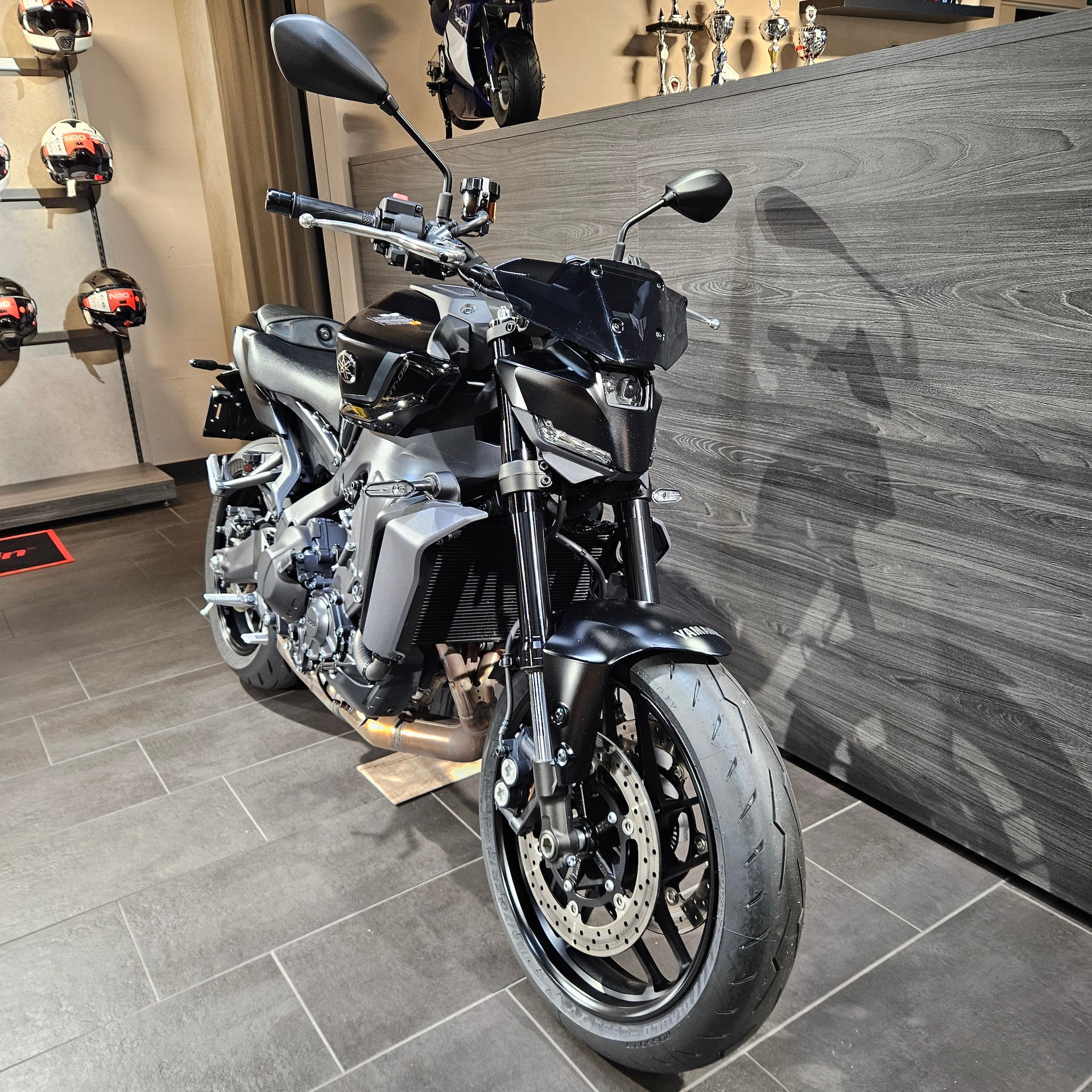 YAMAHA MT-09