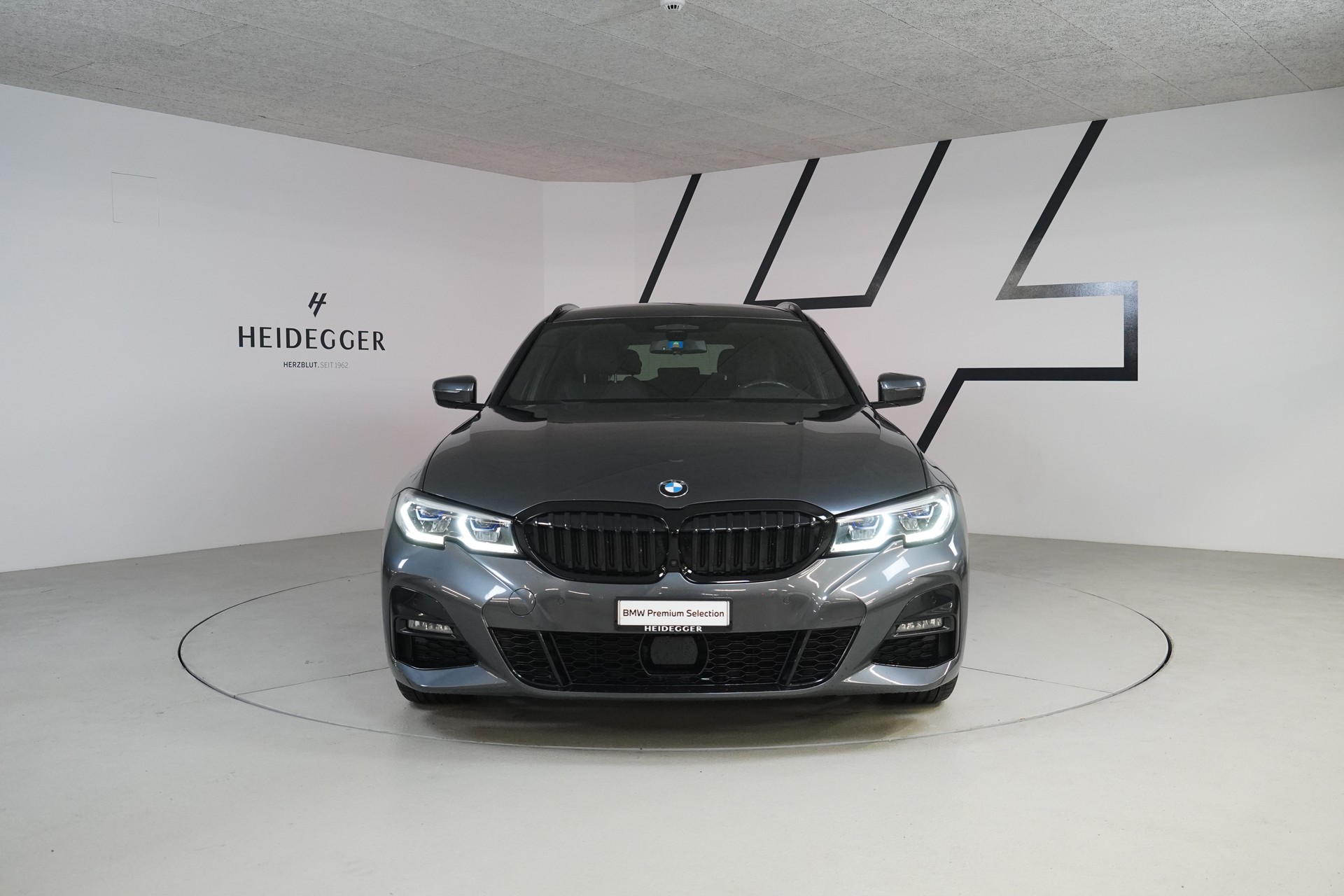 BMW 320d xDrive 48V Touring M Sport Steptronic-showroom-element-1