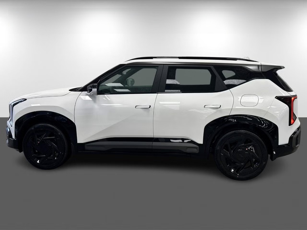 KIA Seltos 1.6T-GDi X-Line 7DCT 4x4-showroom-element-2