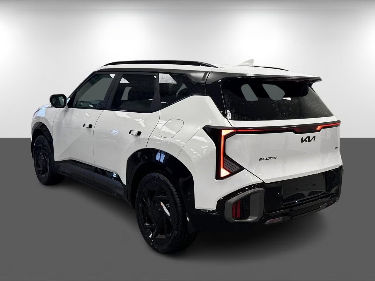 KIA Seltos 1.6T-GDi X-Line 7DCT 4x4-showroom-element-3
