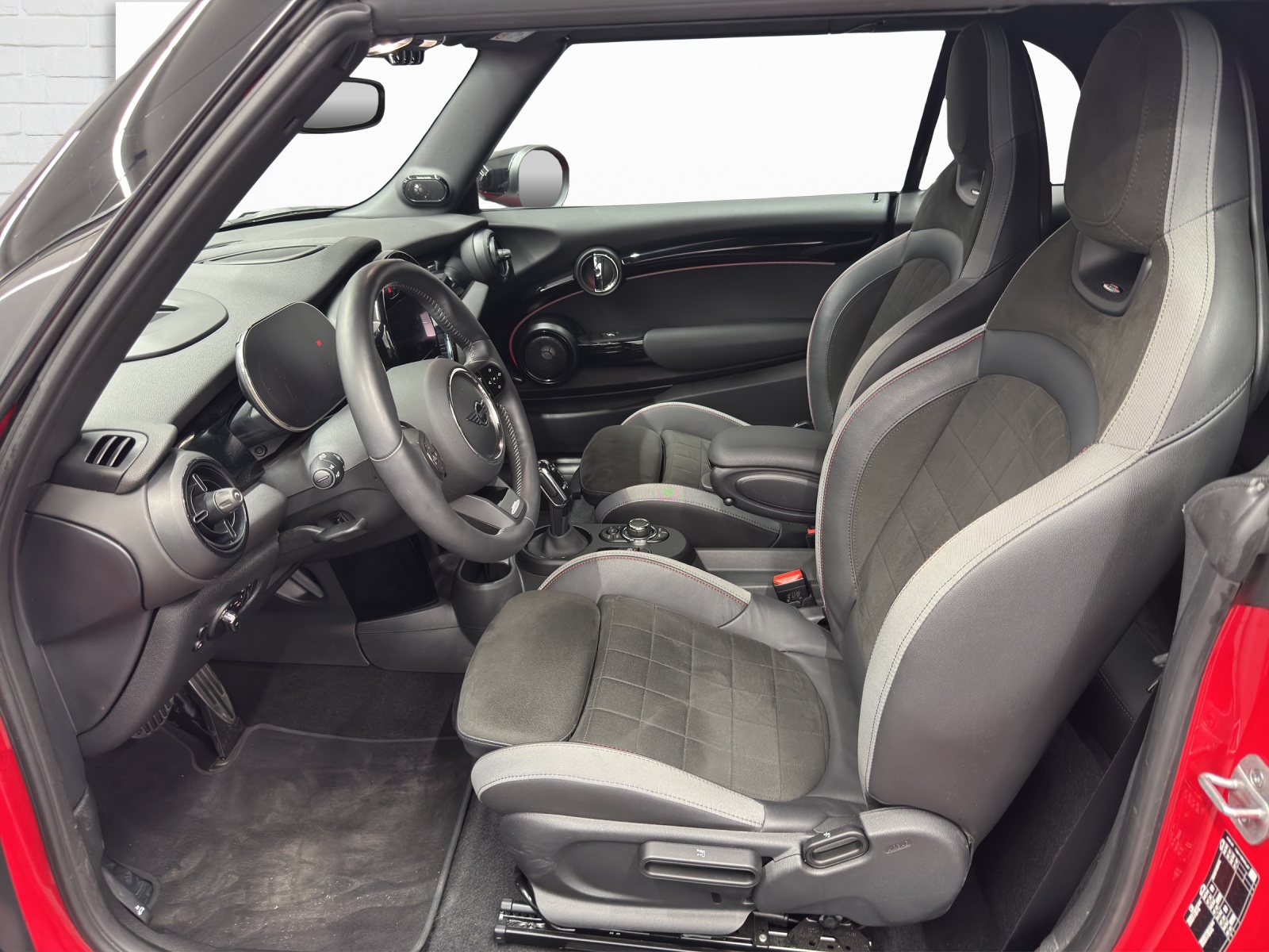 MINI Cabrio 2.0i John Cooper Works SAG-image-6