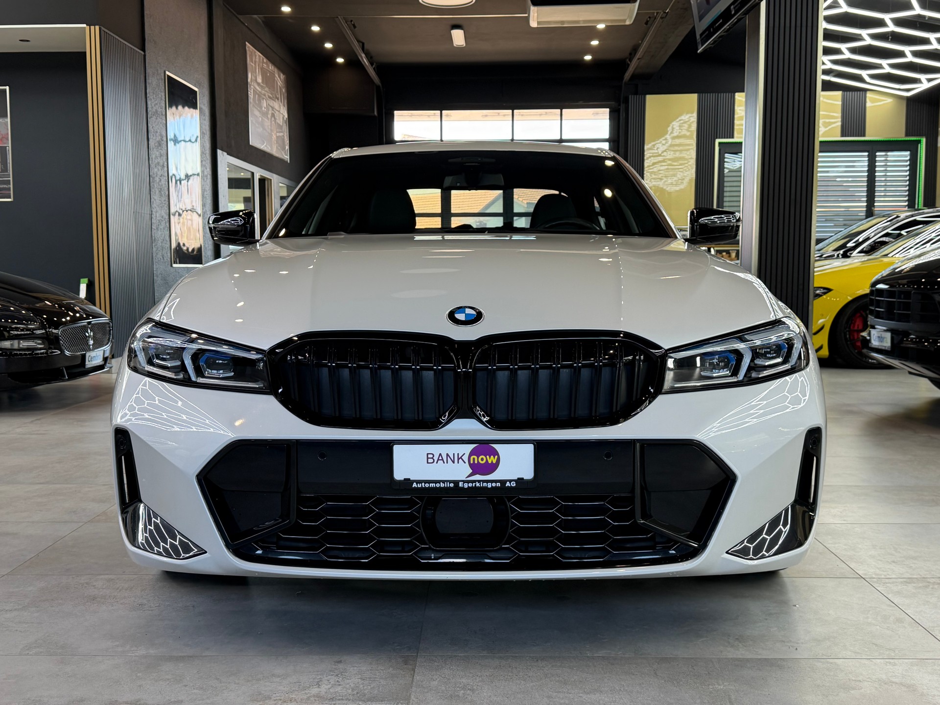 BMW 320d xDrive 48V Steptronic M Sport-showroom-element-1