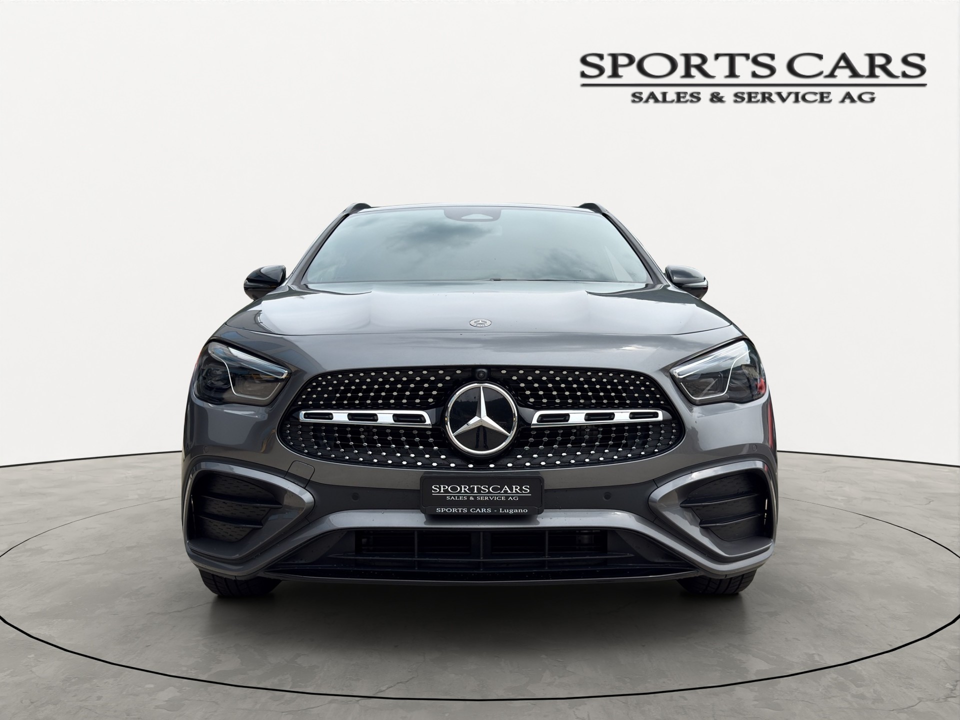 MERCEDES-BENZ GLA 220d 4Matic 8G-DCTSwiss Star-showroom-element-1
