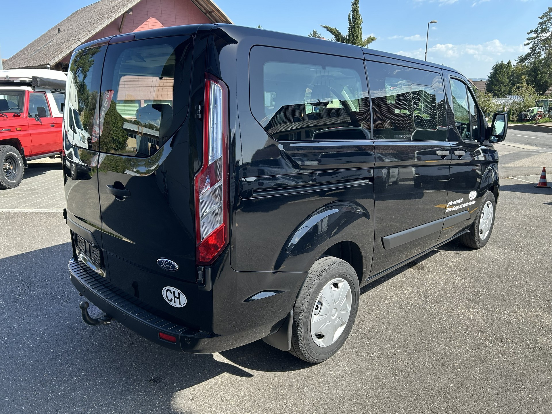 FORD Transit Custom 320 L1H1 Trend A-showroom-element-3