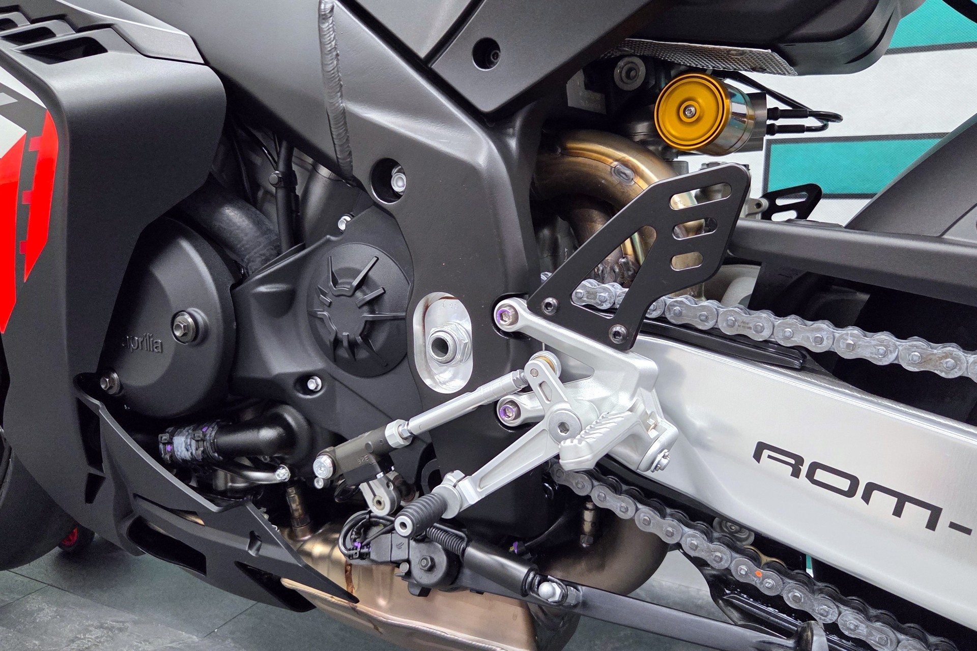 APRILIA RSV4 1100 Factory MY26 "TRACK"-image-8