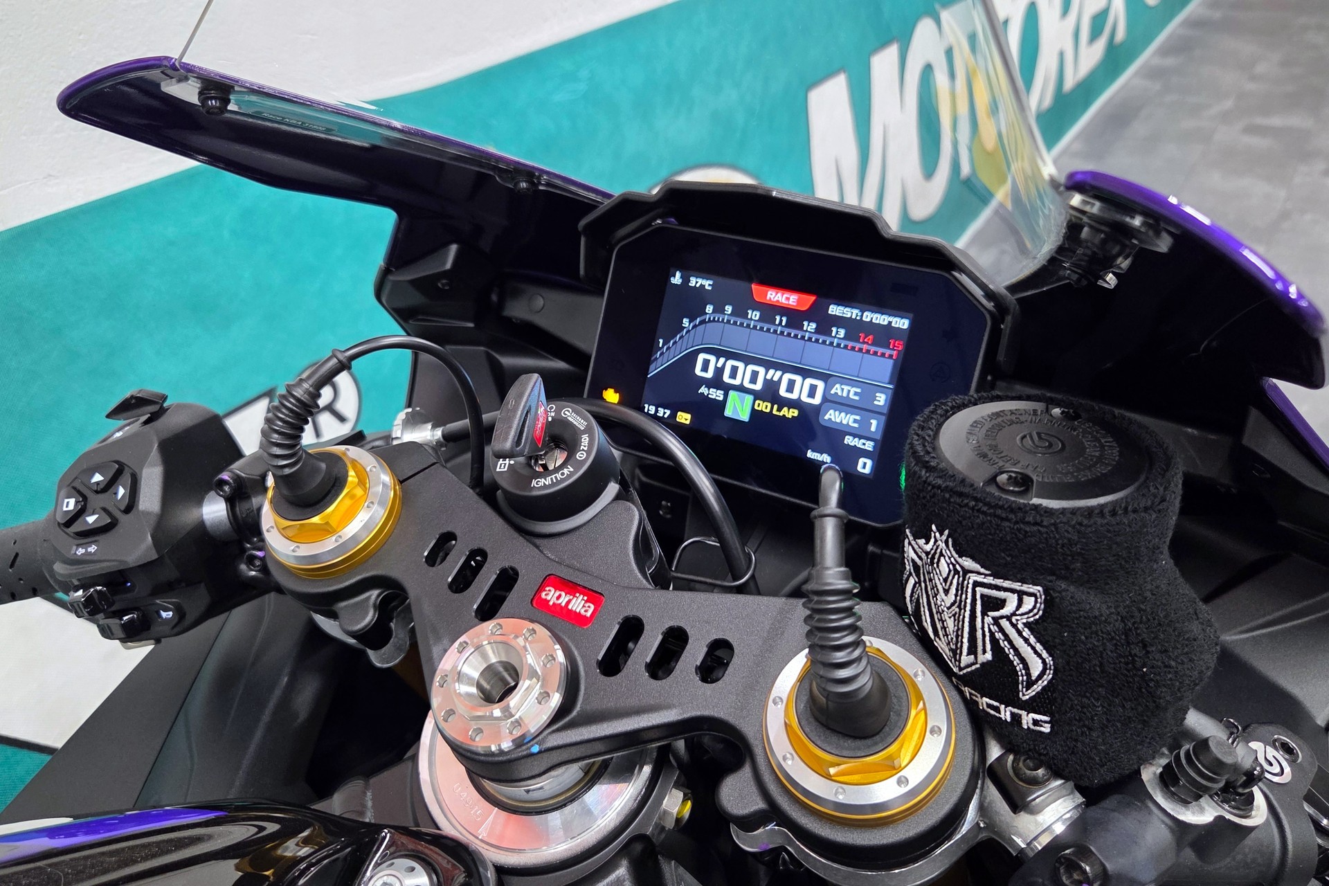 APRILIA RSV4 1100 Factory MY26 "TRACK"-image-9