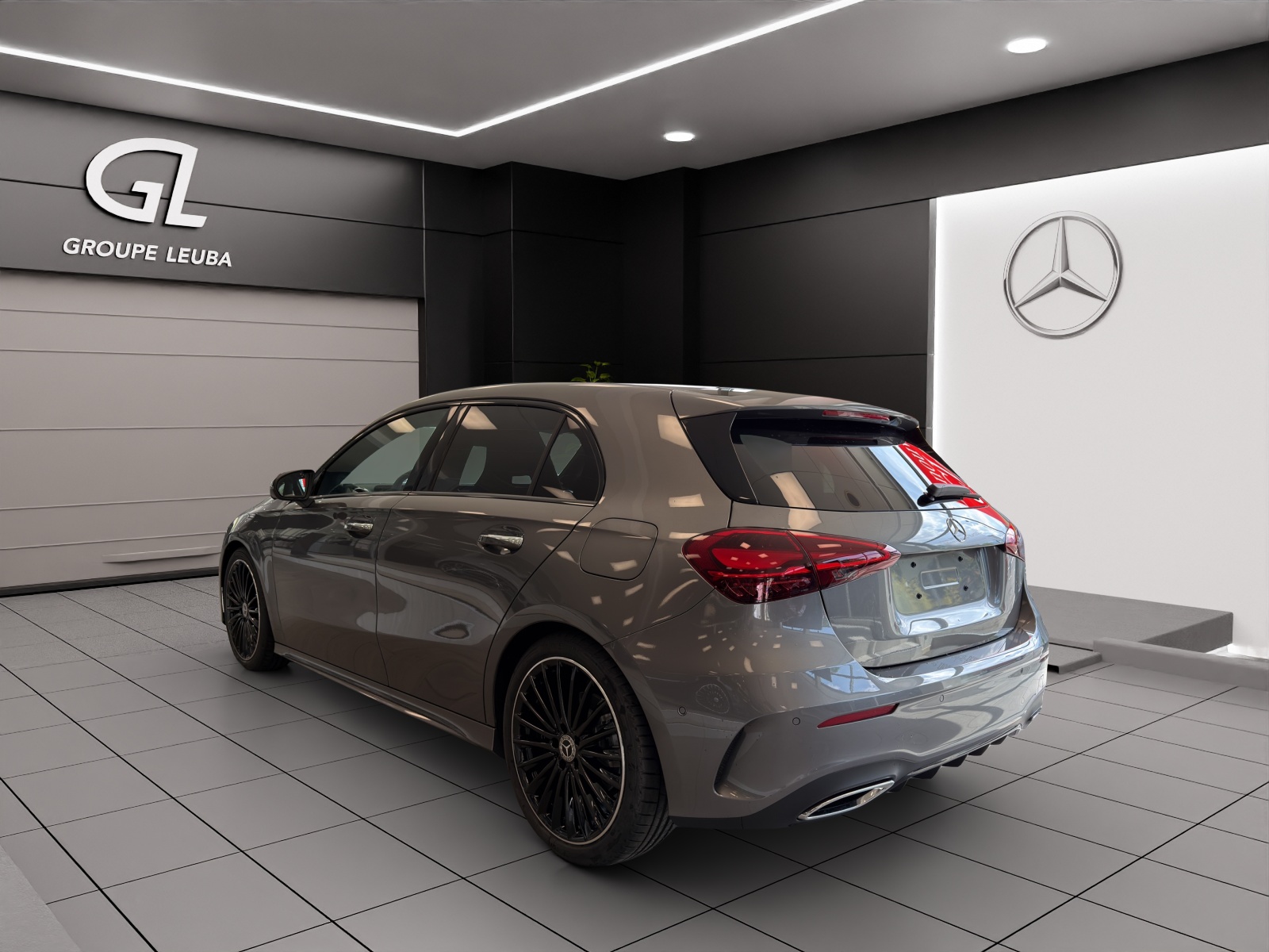 MERCEDES-BENZ A 220 4Matic 8G-DCT-showroom-element-1