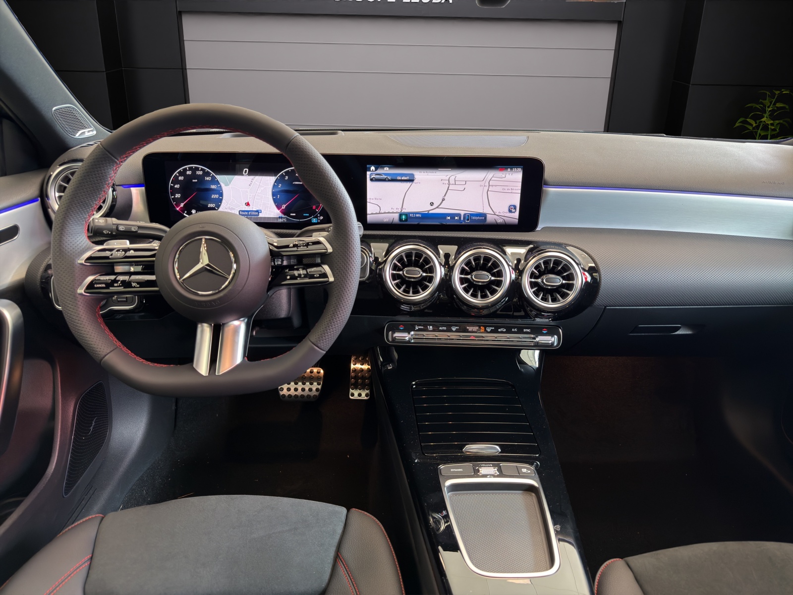 MERCEDES-BENZ A 220 4Matic 8G-DCT-image-10