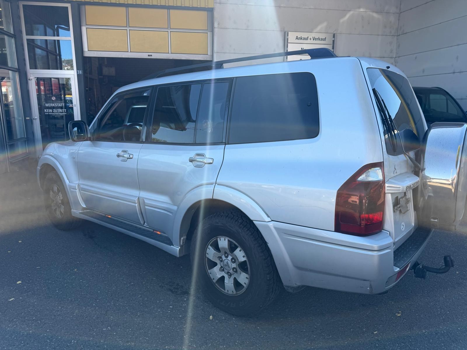MITSUBISHI Pajero 3.5 Premium (Edition)-showroom-element-3