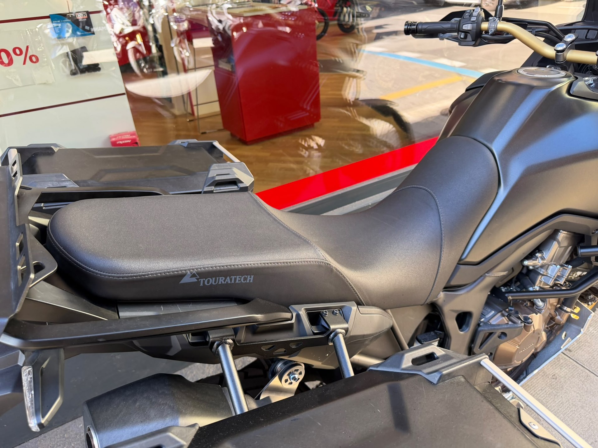 HONDA CRF 1000A Africa Twin-image-3