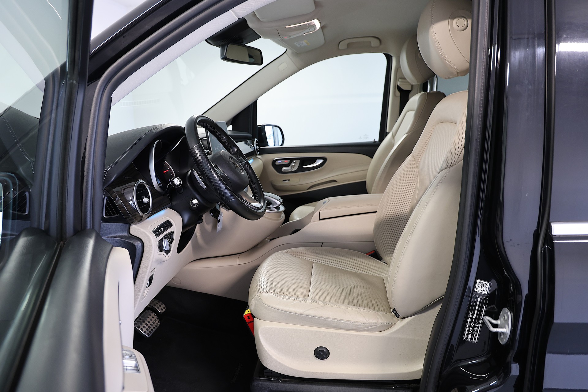 MERCEDES-BENZ V 250 d BlueTec Ava.extr.l. 4m Van-image-5