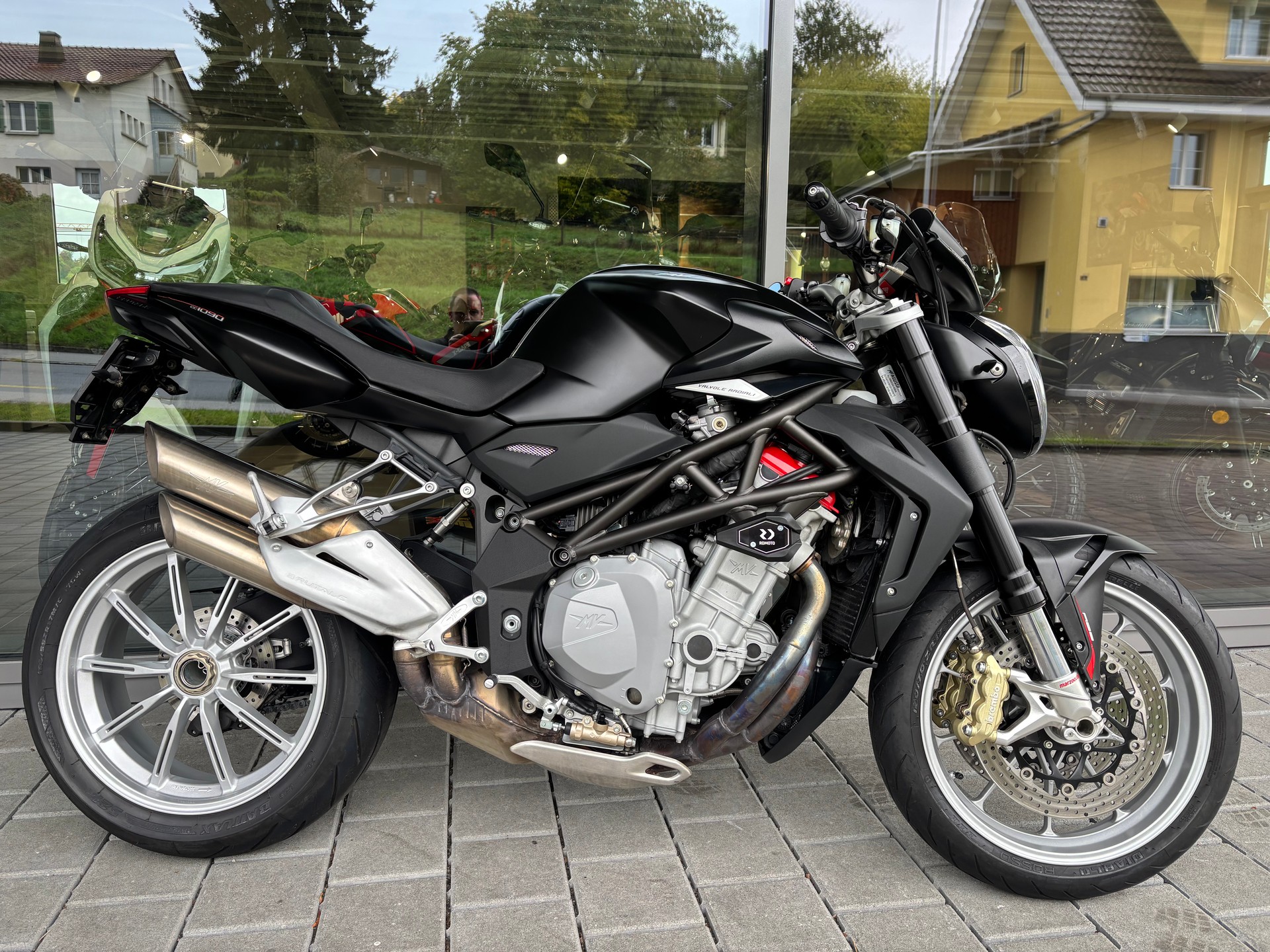 MV AGUSTA B4 Brutale 1090 ABS-image-0
