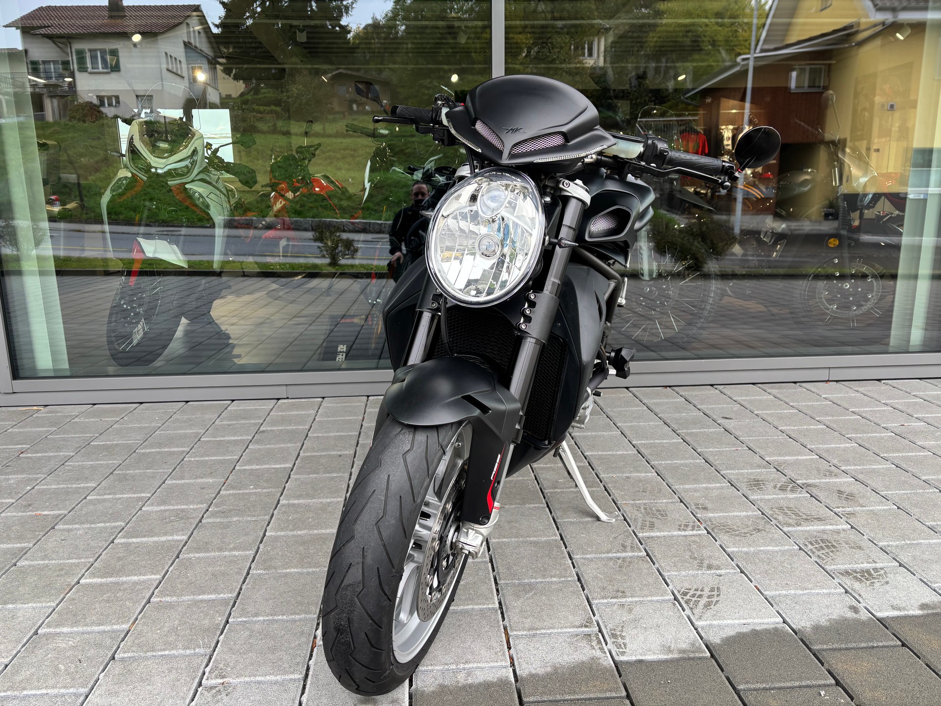 MV AGUSTA B4 Brutale 1090 ABS-image-2