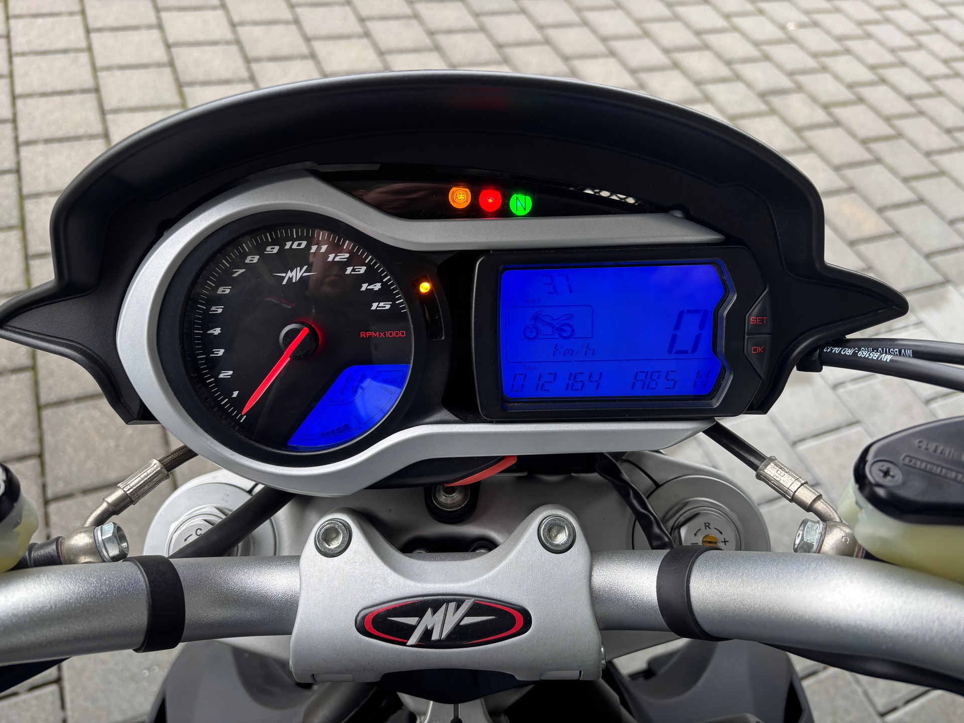 MV AGUSTA B4 Brutale 1090 ABS-image-4