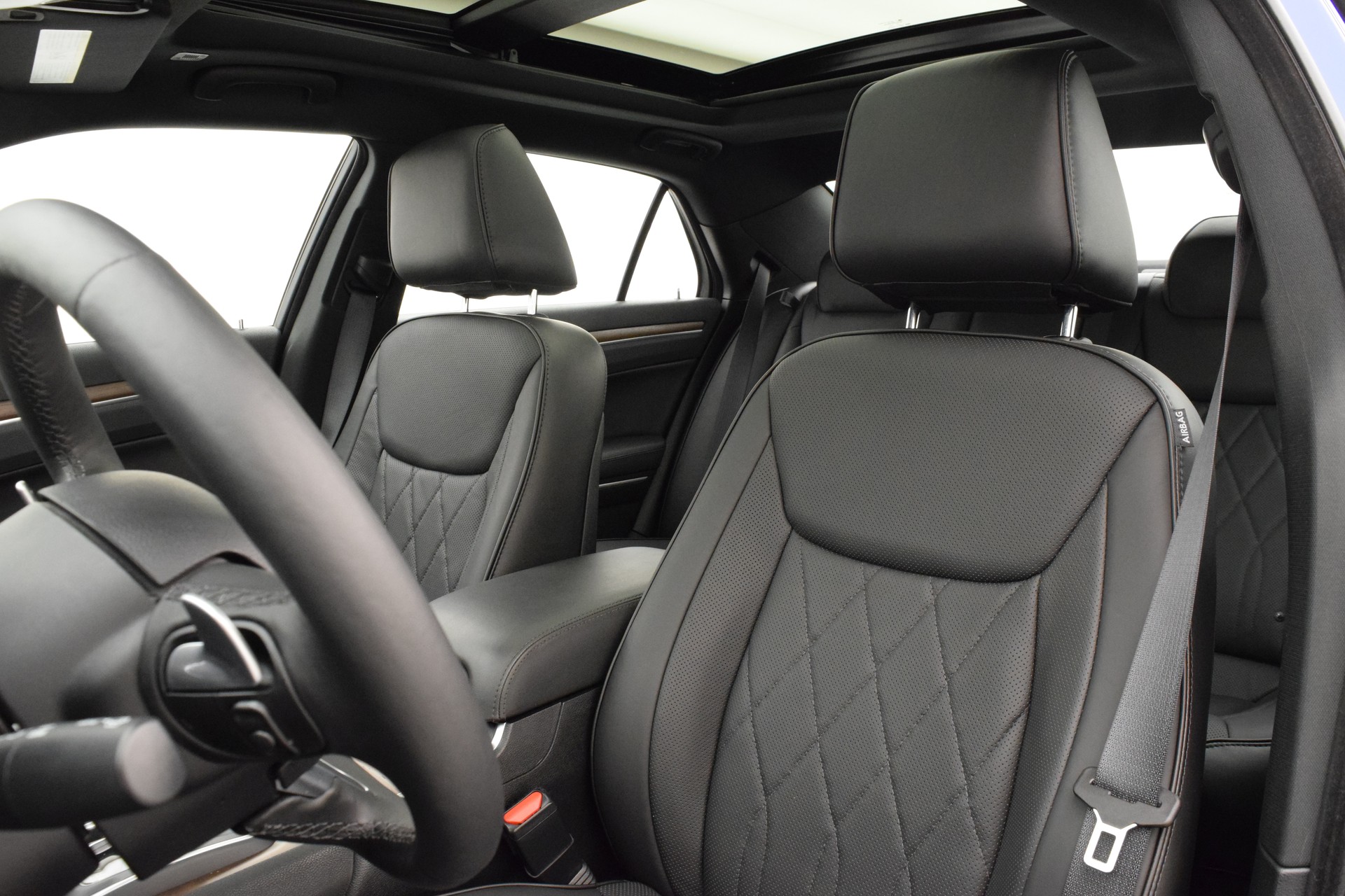 CHRYSLER 300C 5.7 V8-image-9