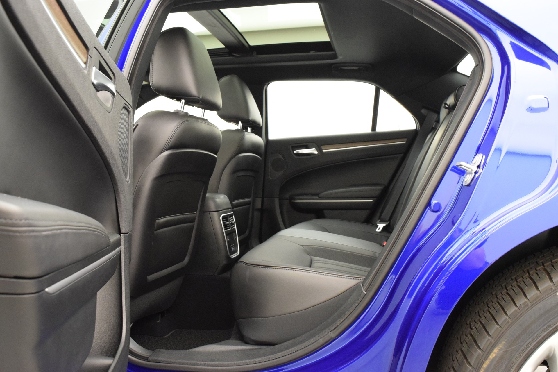 CHRYSLER 300C 5.7 V8-image-15