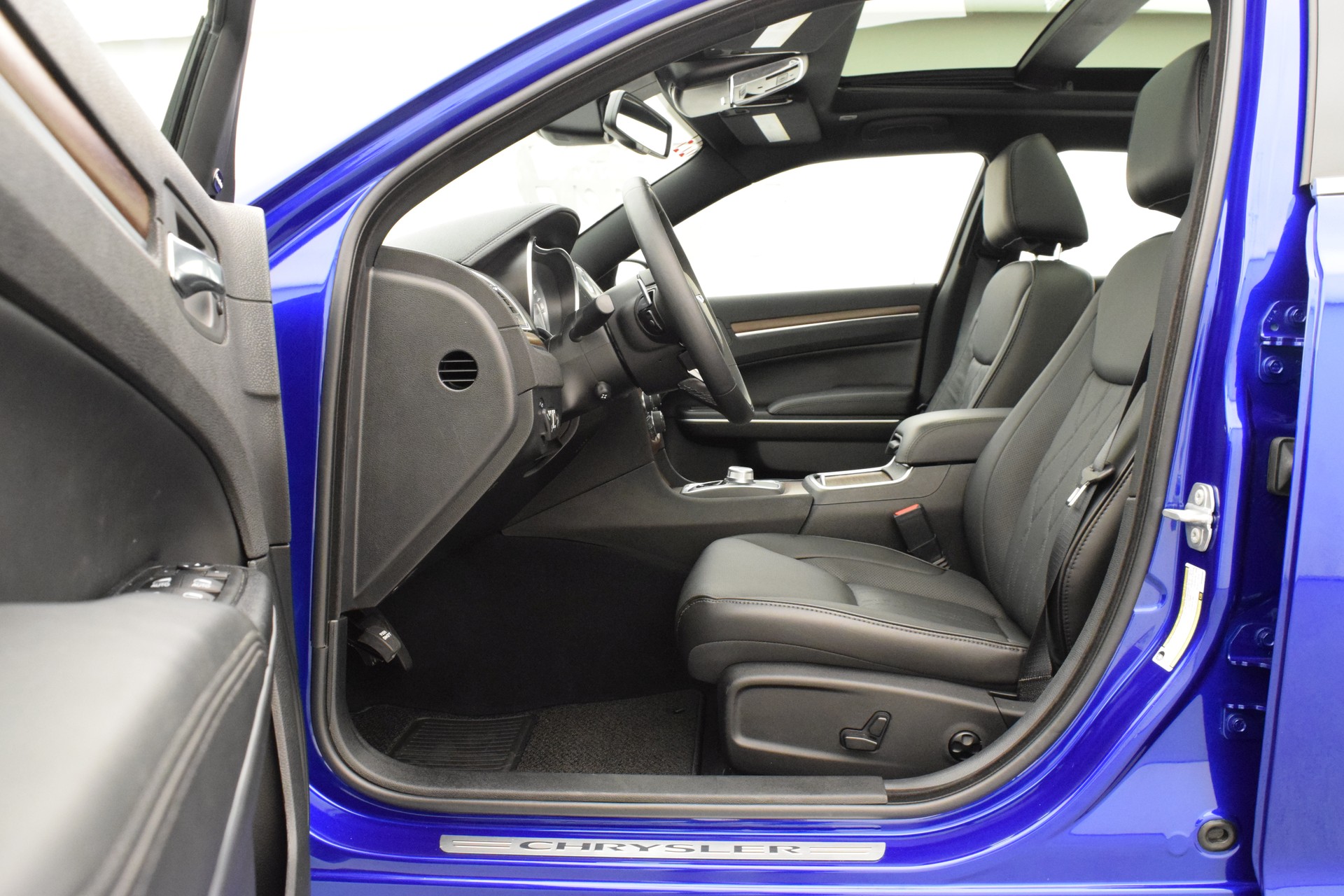CHRYSLER 300C 5.7 V8-image-8