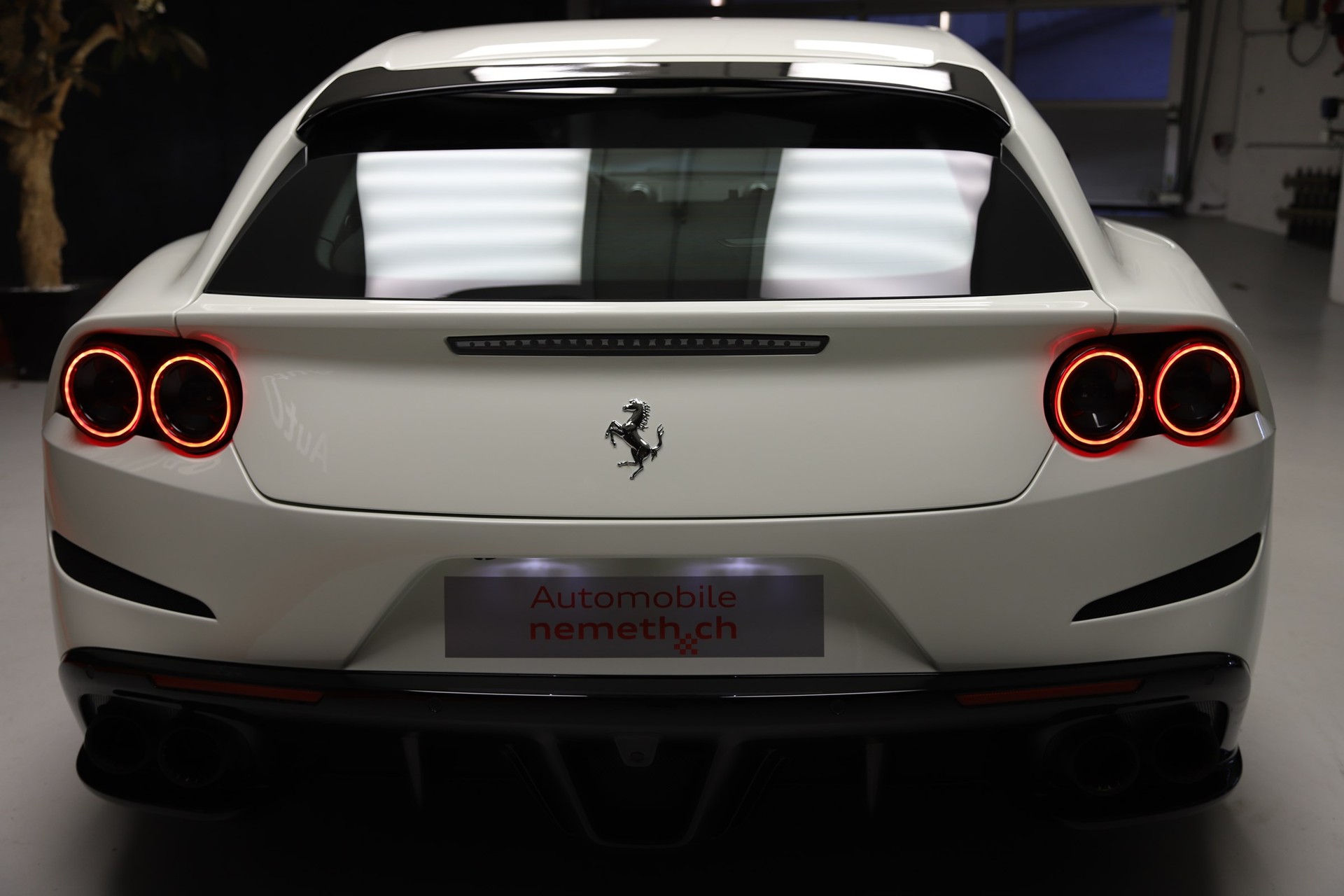 FERRARI GTC 4 Lusso T-showroom-element-3