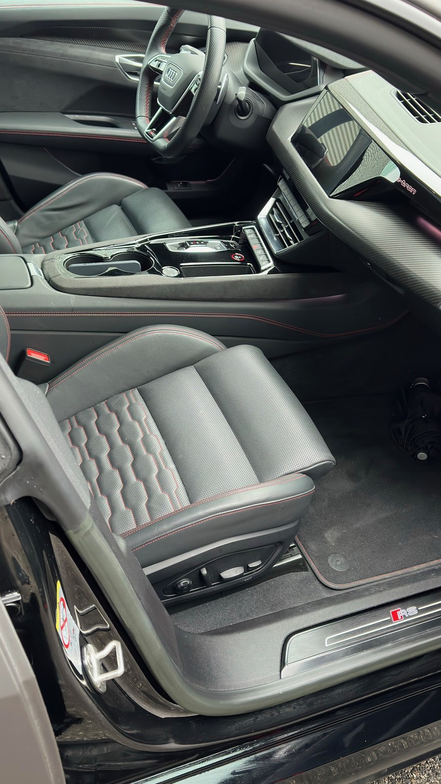 AUDI RS e-tron GT quattro-image-2