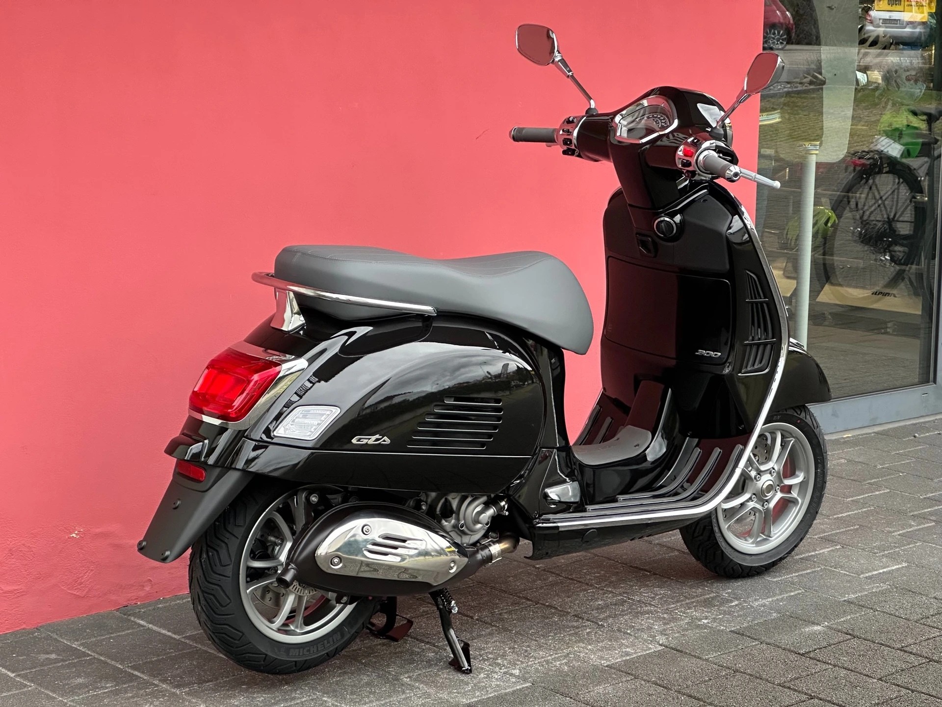PIAGGIO Vespa GTS 125 RST Euro 5+-image-2