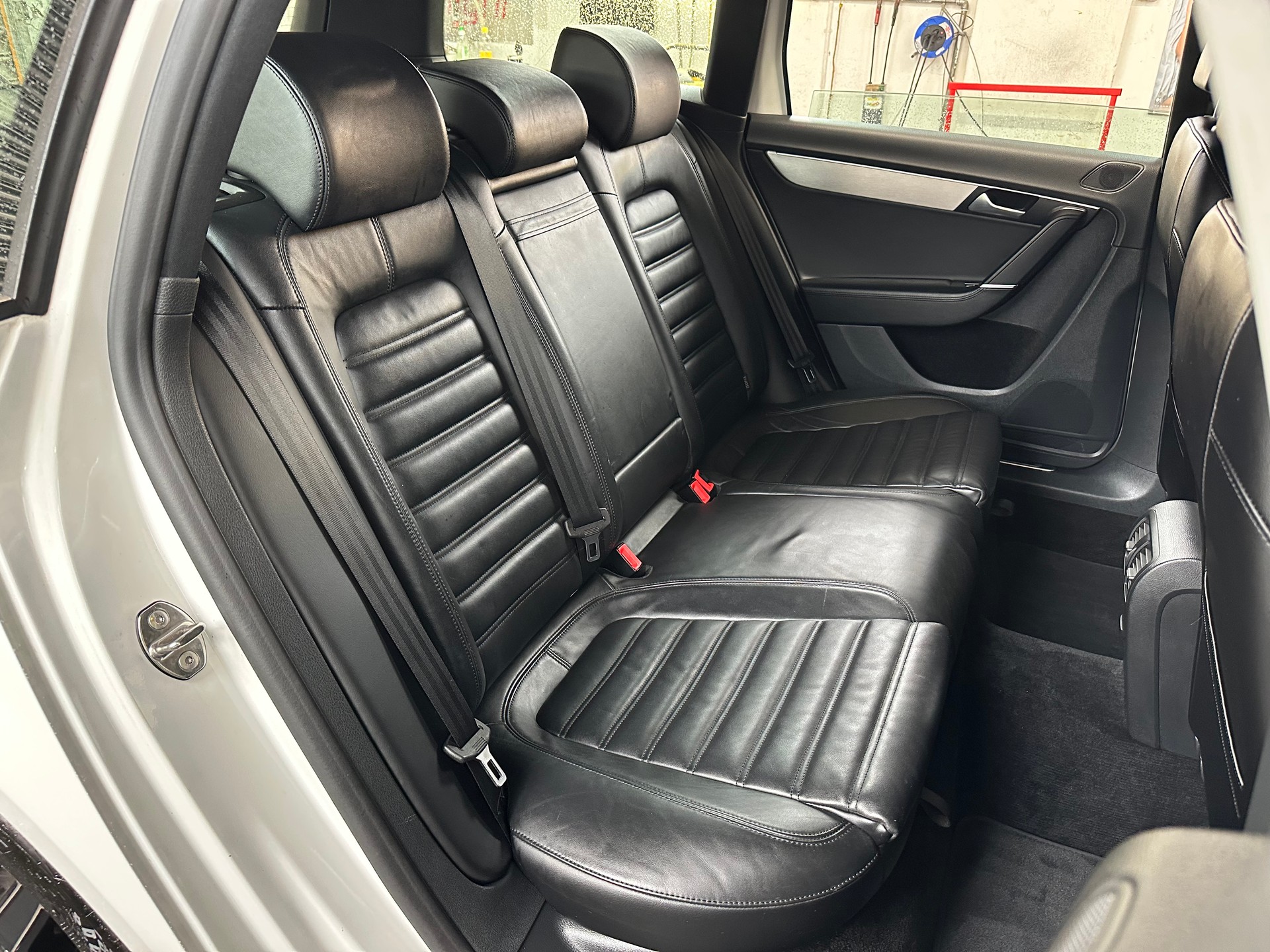 VW Passat Variant 3.6 FSI R-Line 4Motion DSG 300 PS-image-15