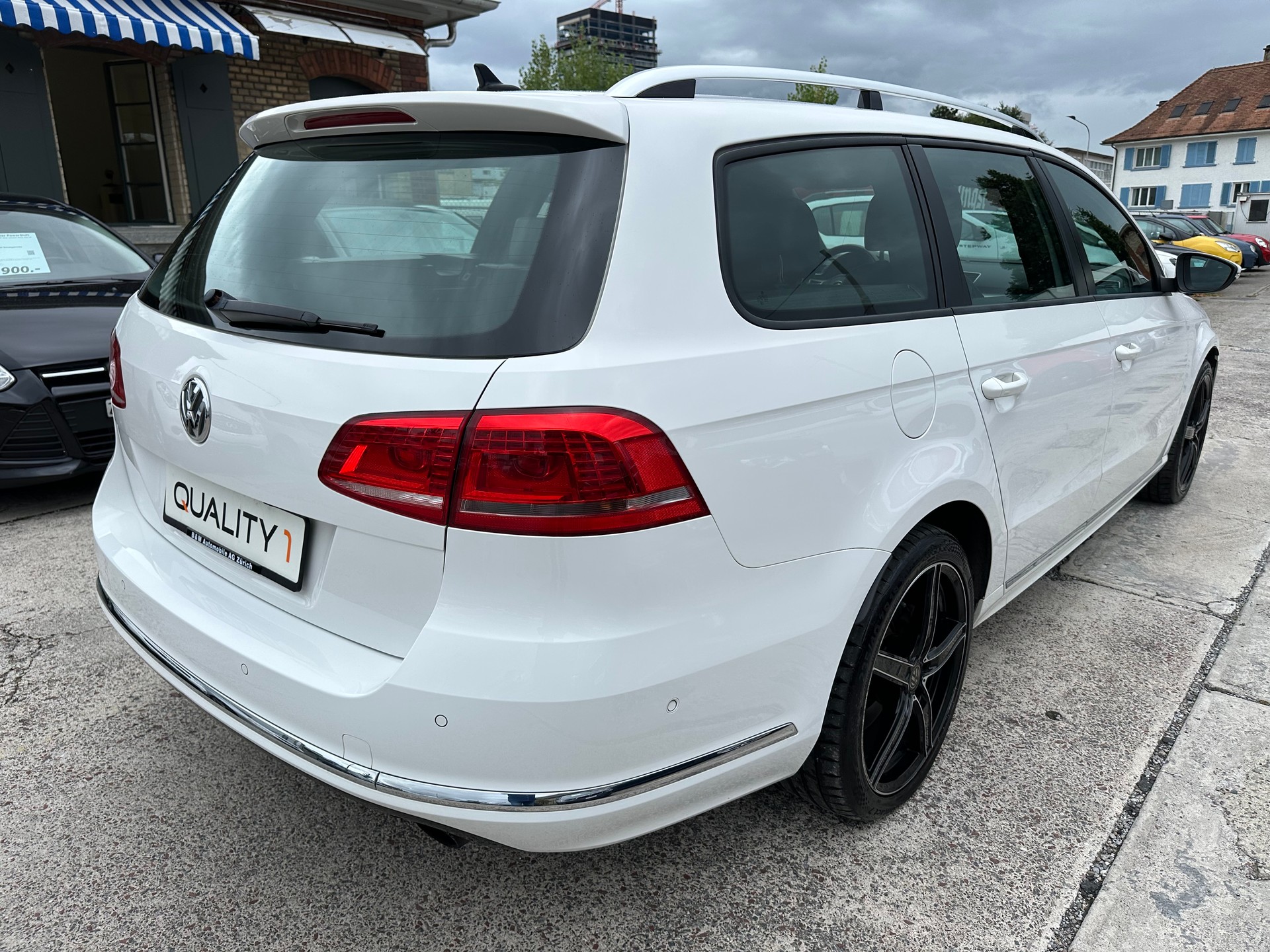 VW Passat Variant 3.6 FSI R-Line 4Motion DSG 300 PS-image-6