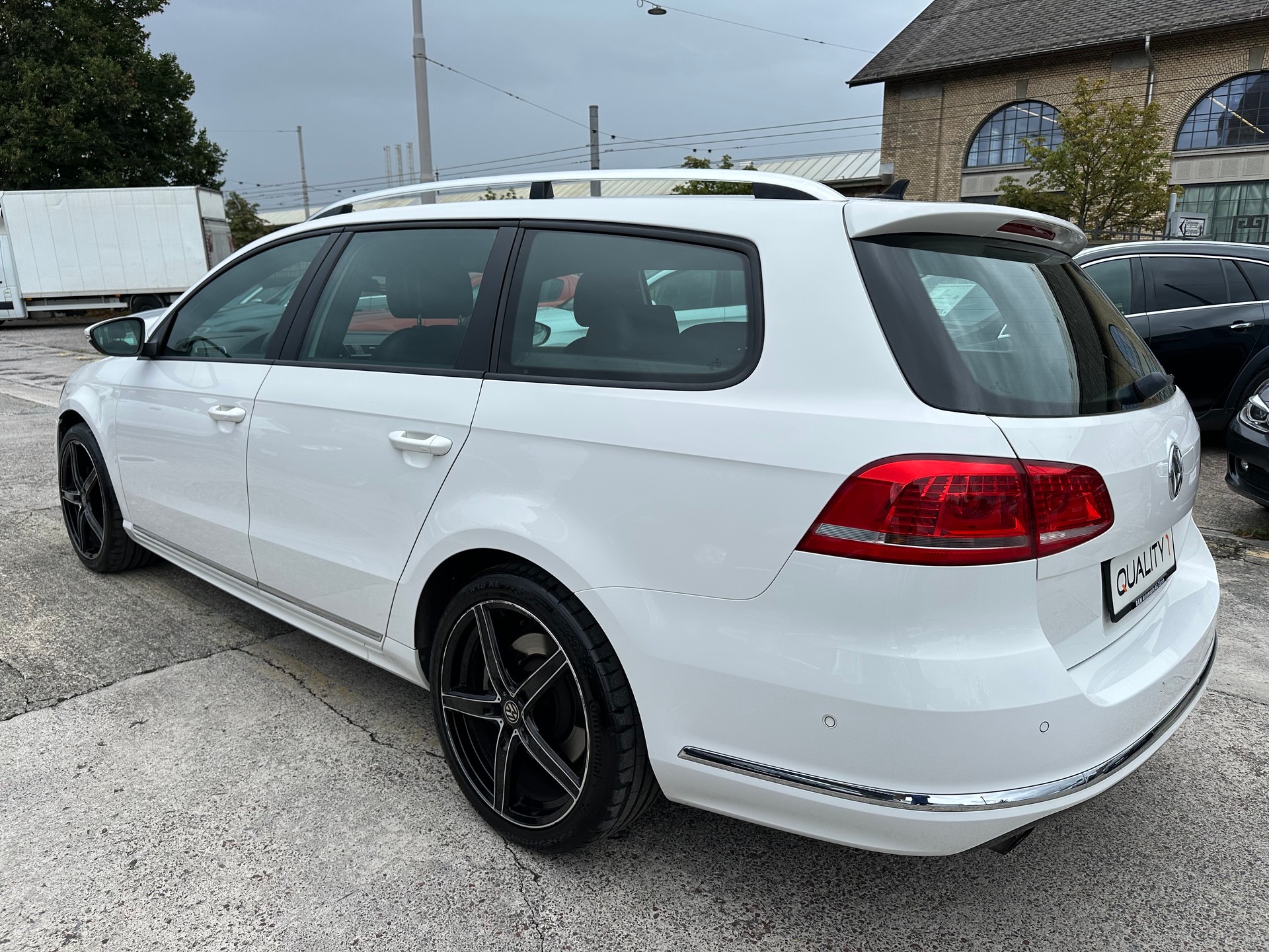 VW Passat Variant 3.6 FSI R-Line 4Motion DSG 300 PS-image-5