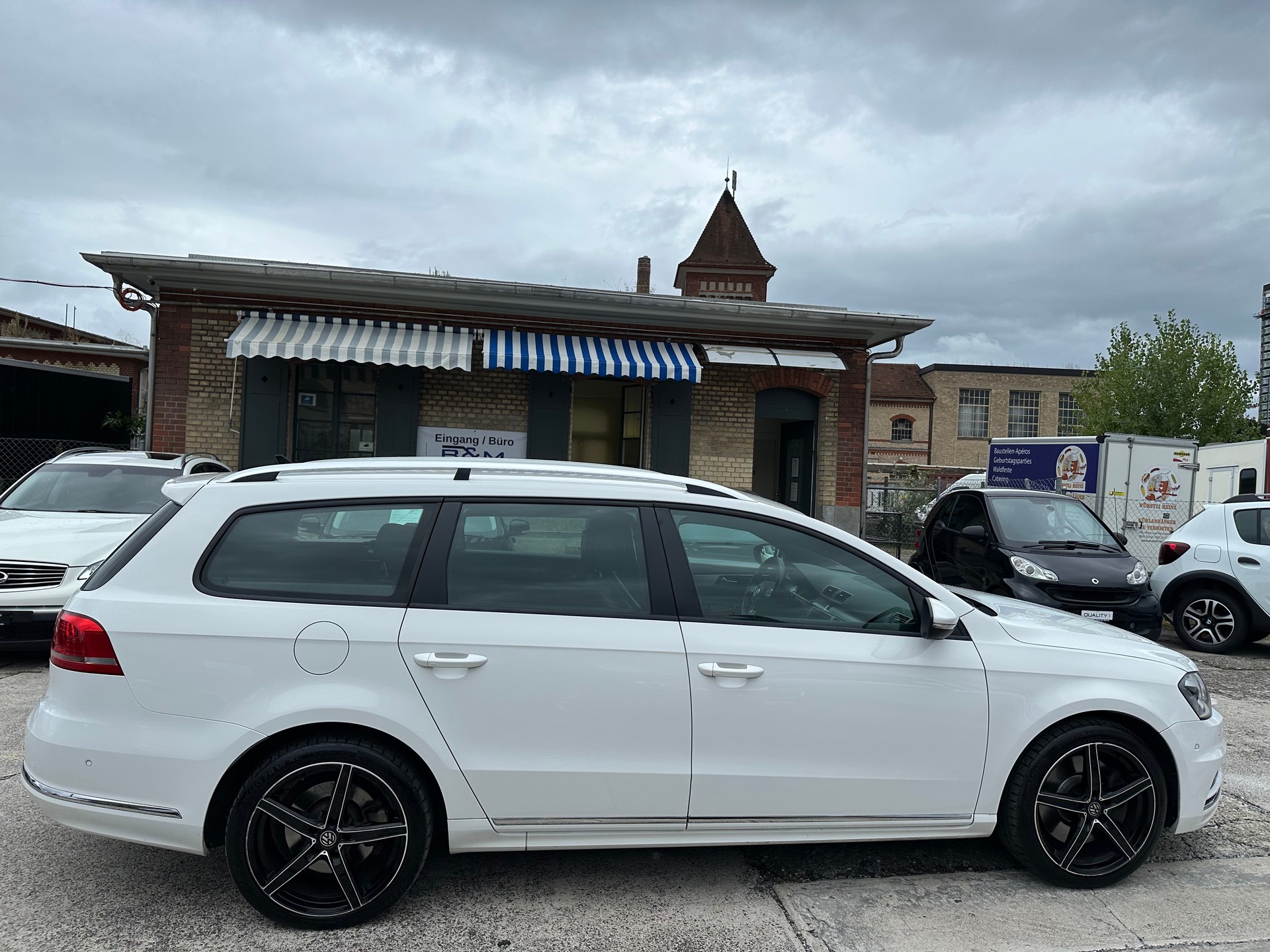 VW Passat Variant 3.6 FSI R-Line 4Motion DSG 300 PS-image-4
