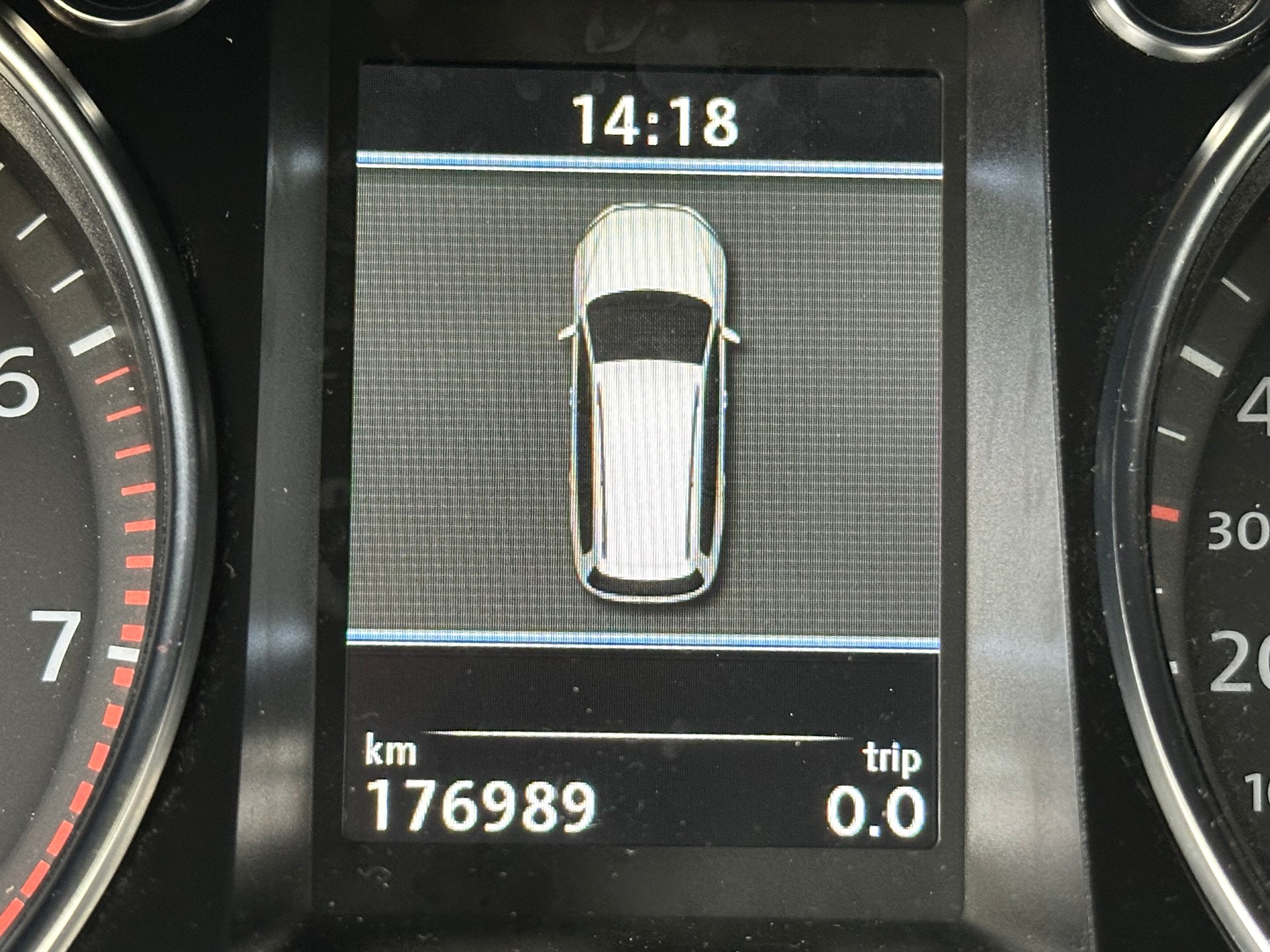 VW Passat Variant 3.6 FSI R-Line 4Motion DSG 300 PS-image-11