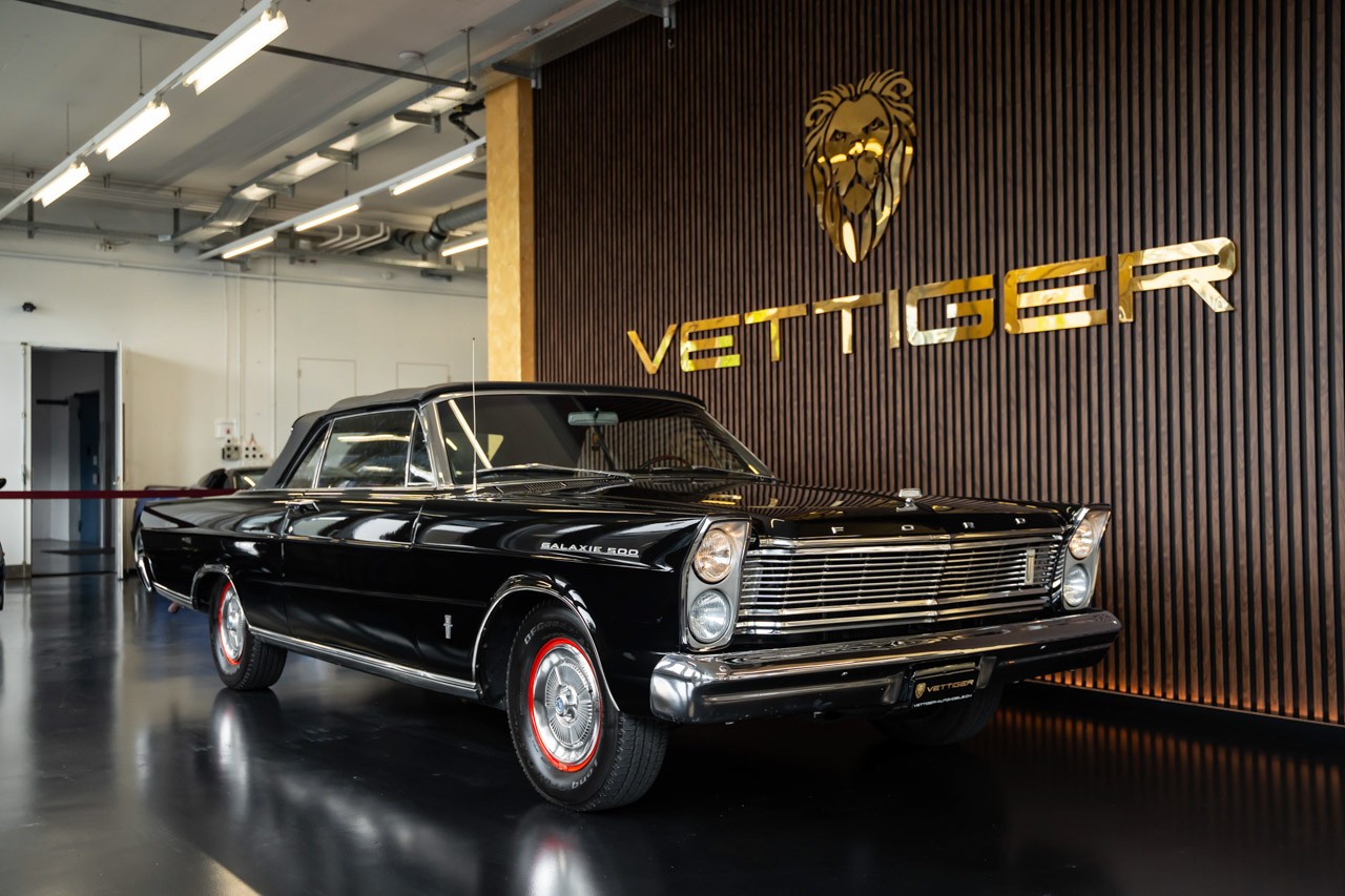 FORD GALAXY 500 Convertible-showroom-element-1