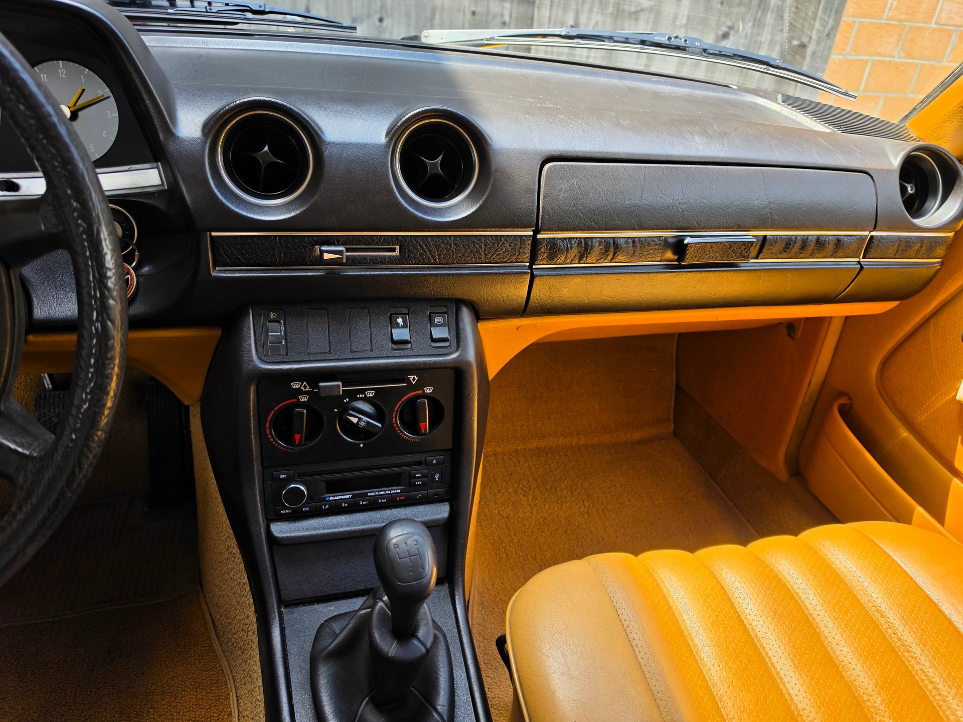 MERCEDES-BENZ 300 D W123-image-15