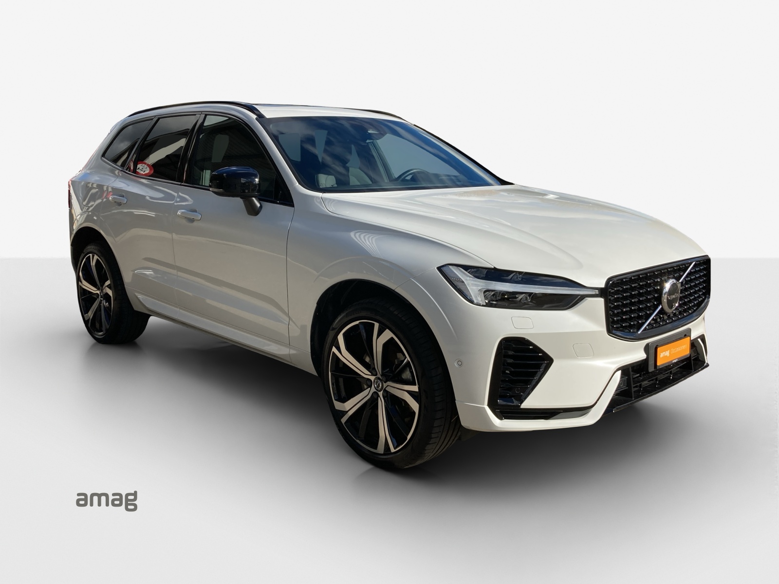 VOLVO XC60 T8 eAWD PluginHybrid Ultimate Dark Geartronic-image-5