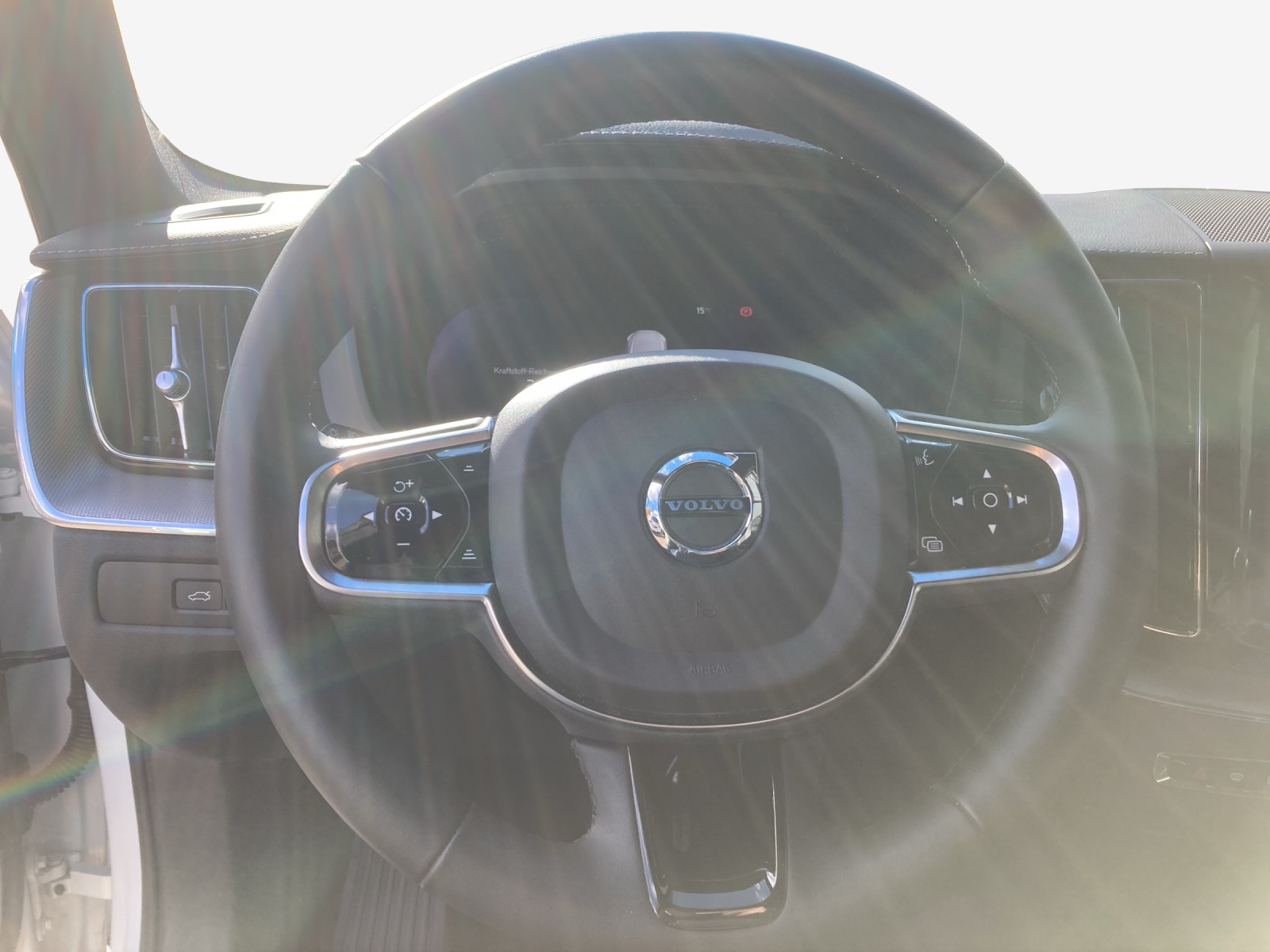 VOLVO XC60 T8 eAWD PluginHybrid Ultimate Dark Geartronic-image-9