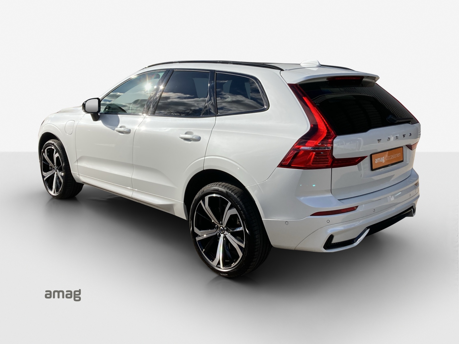 VOLVO XC60 T8 eAWD PluginHybrid Ultimate Dark Geartronic-showroom-element-2