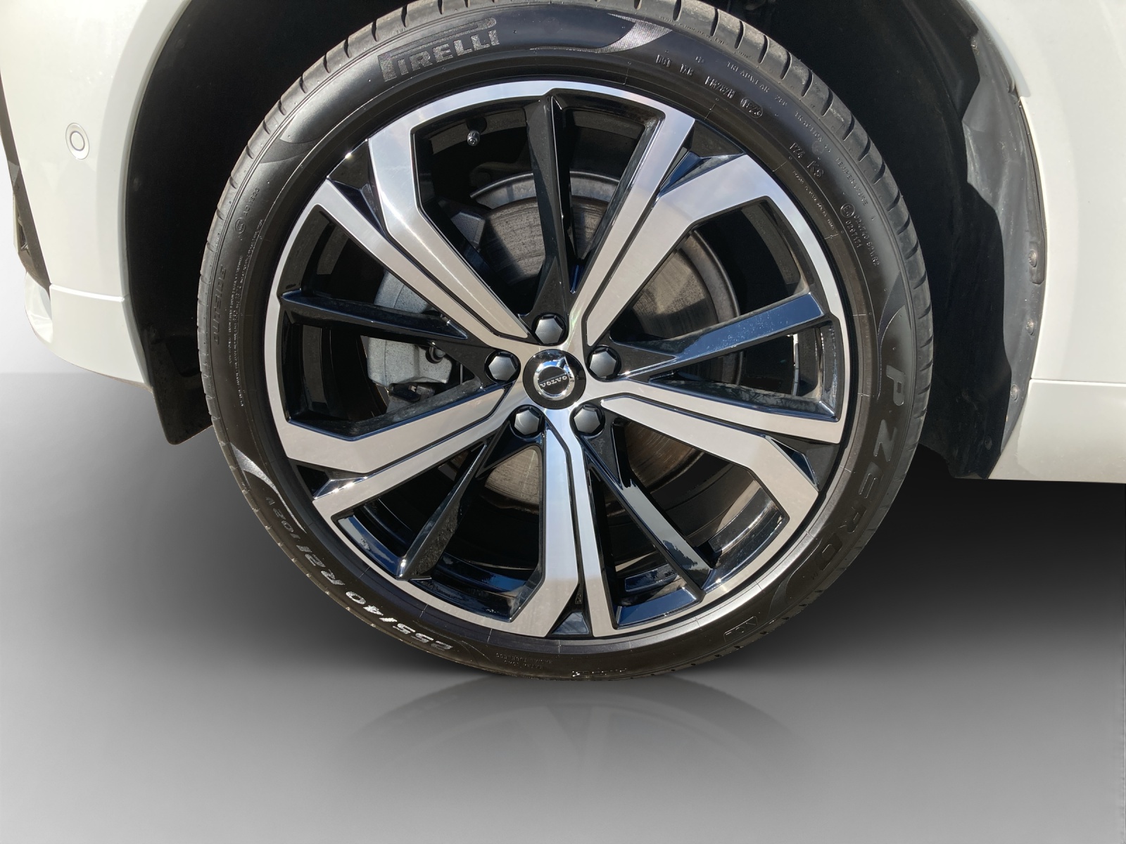 VOLVO XC60 T8 eAWD PluginHybrid Ultimate Dark Geartronic-image-15