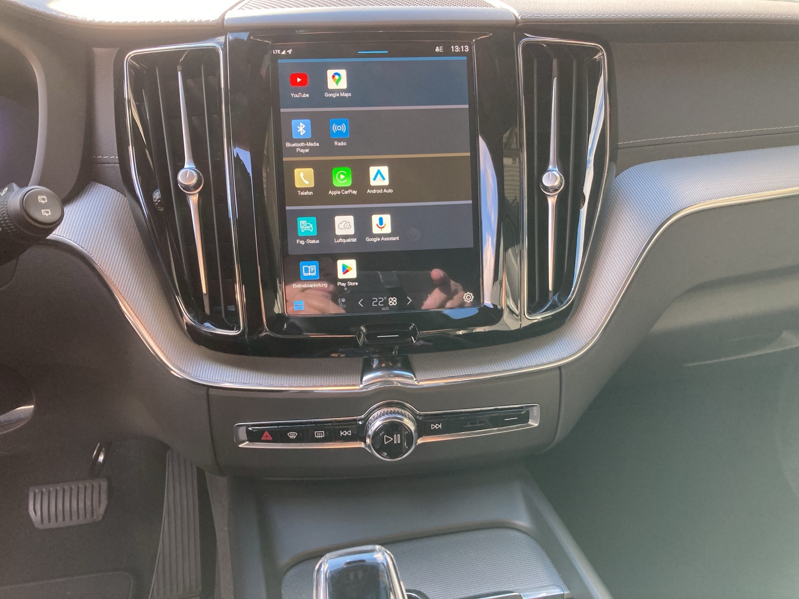VOLVO XC60 T8 eAWD PluginHybrid Ultimate Dark Geartronic-image-10