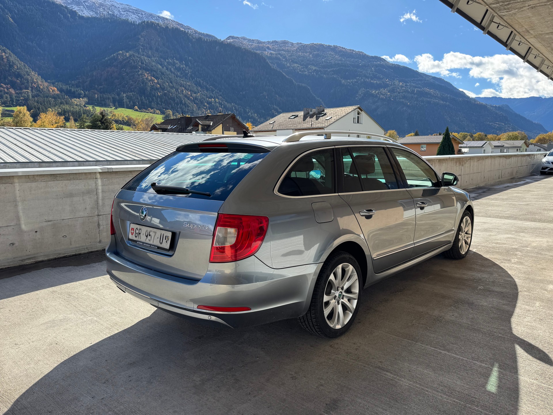SKODA Superb Combi 2.0 TDi Elegance 4x4 DSG-image-3