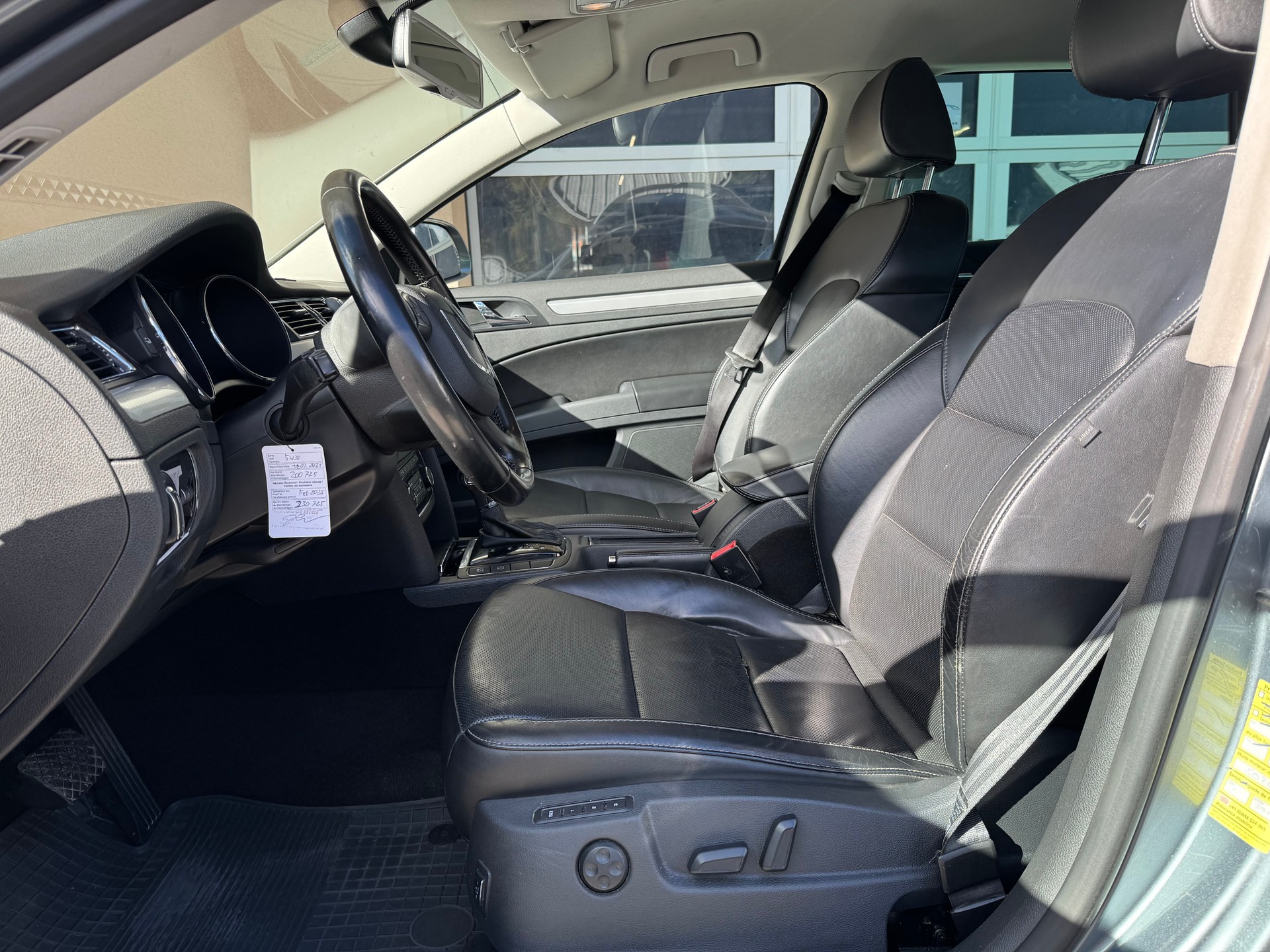 SKODA Superb Combi 2.0 TDi Elegance 4x4 DSG-image-5