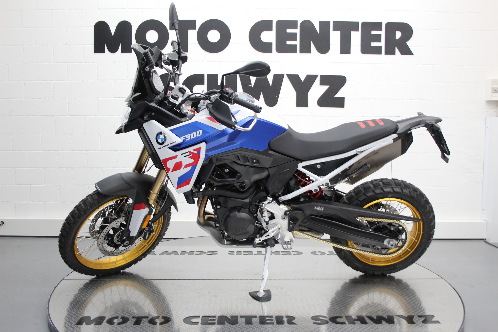 BMW F 900 GS-image-4