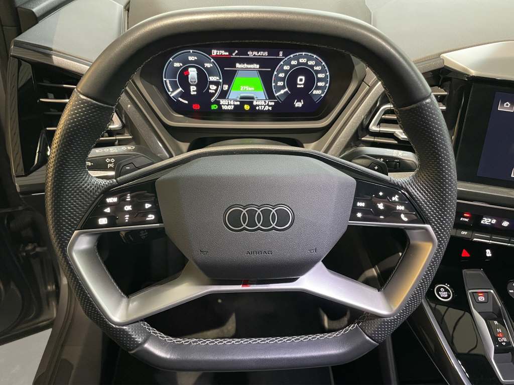 AUDI Q4 e-tron 45 quattro-image-5