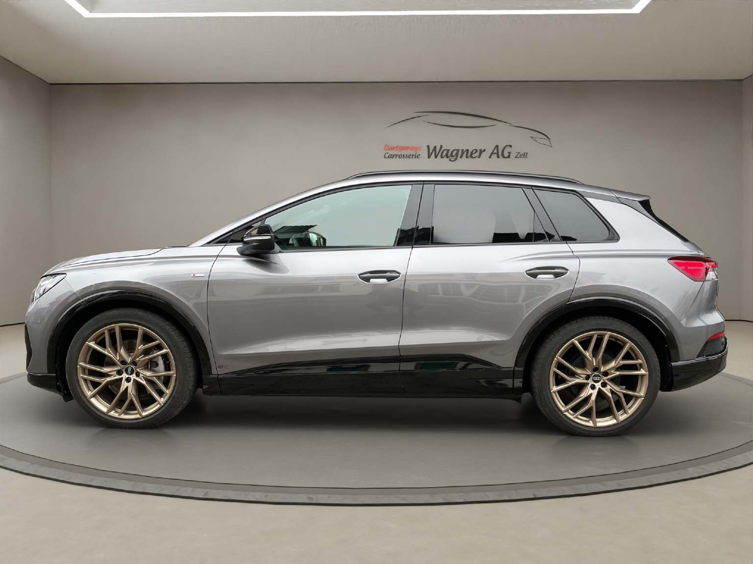 AUDI Q4 e-tron 45 quattro-showroom-element-1