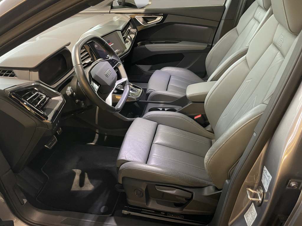 AUDI Q4 e-tron 45 quattro-image-4