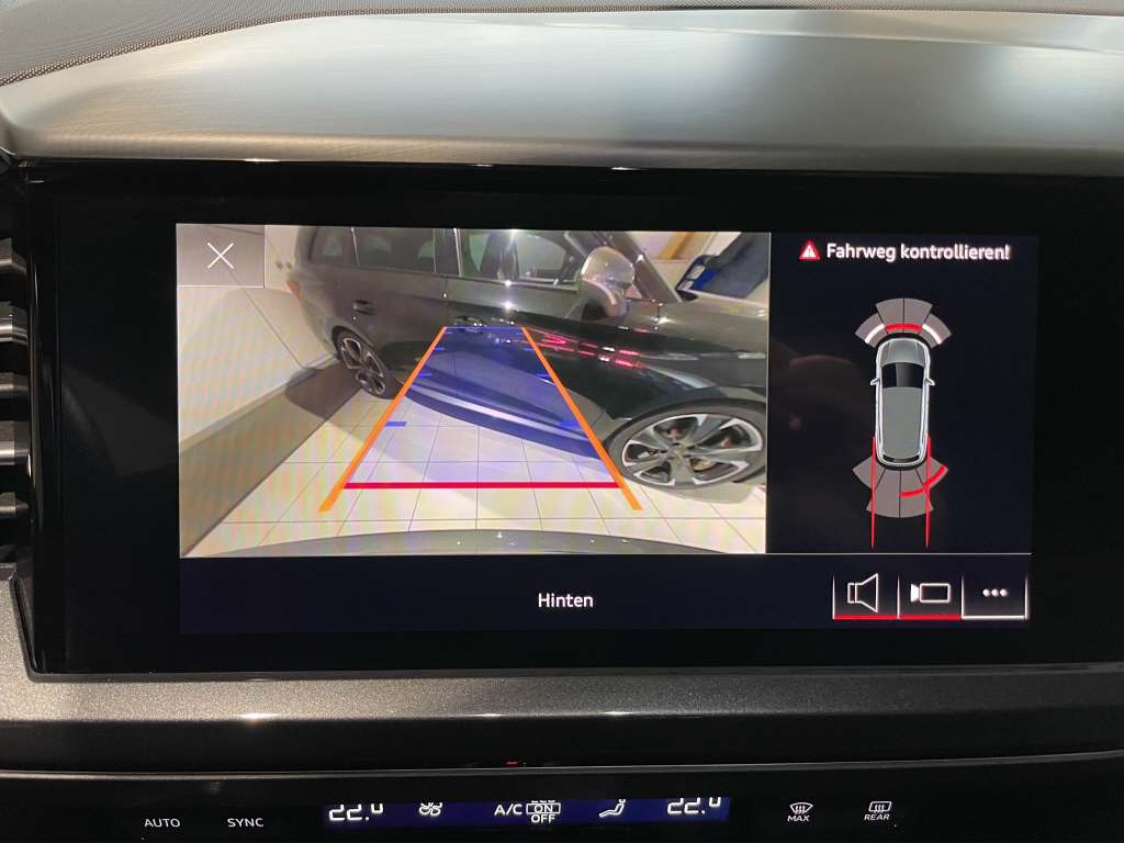 AUDI Q4 e-tron 45 quattro-image-7
