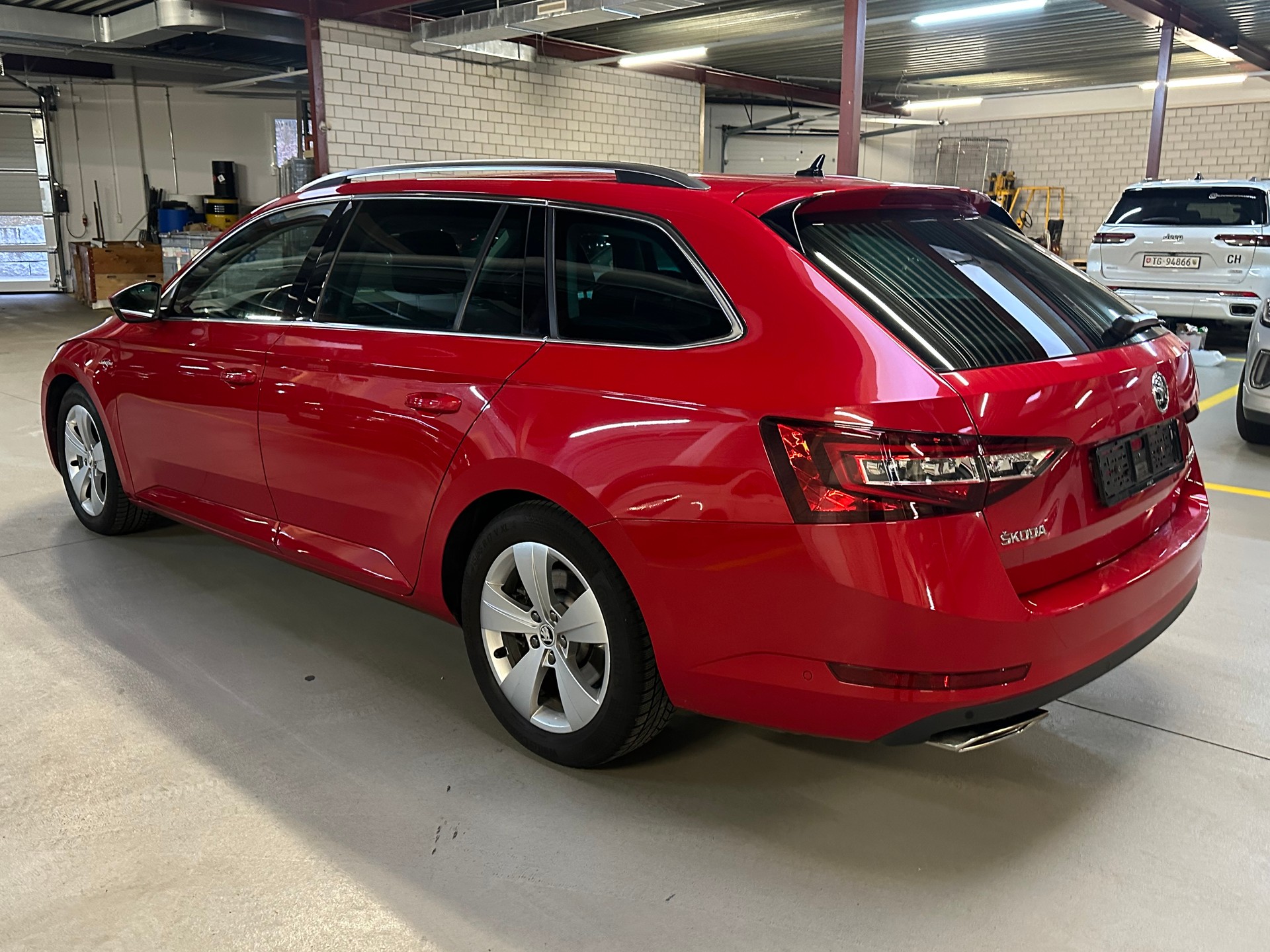SKODA Superb Combi 2.0 TSI L&K DSG 4x4-showroom-element-2