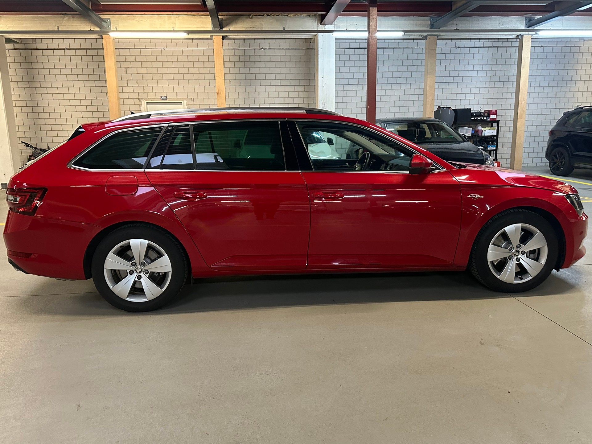 SKODA Superb Combi 2.0 TSI L&K DSG 4x4-image-4