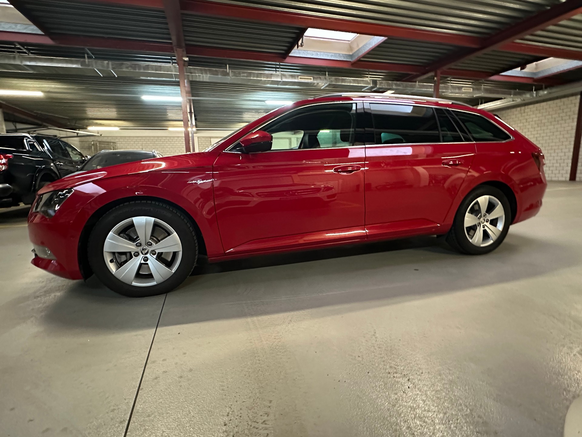 SKODA Superb Combi 2.0 TSI L&K DSG 4x4-showroom-element-1