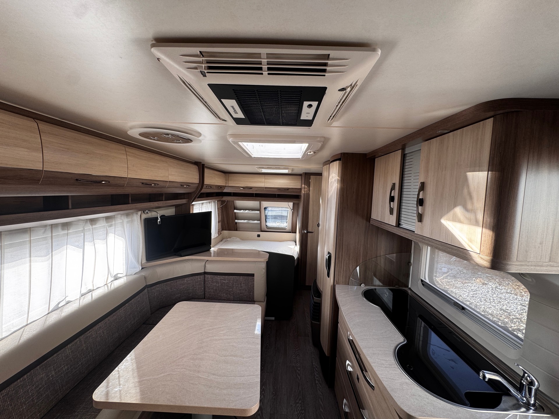 HOBBY 560 KMFE DeLuxe-image-11
