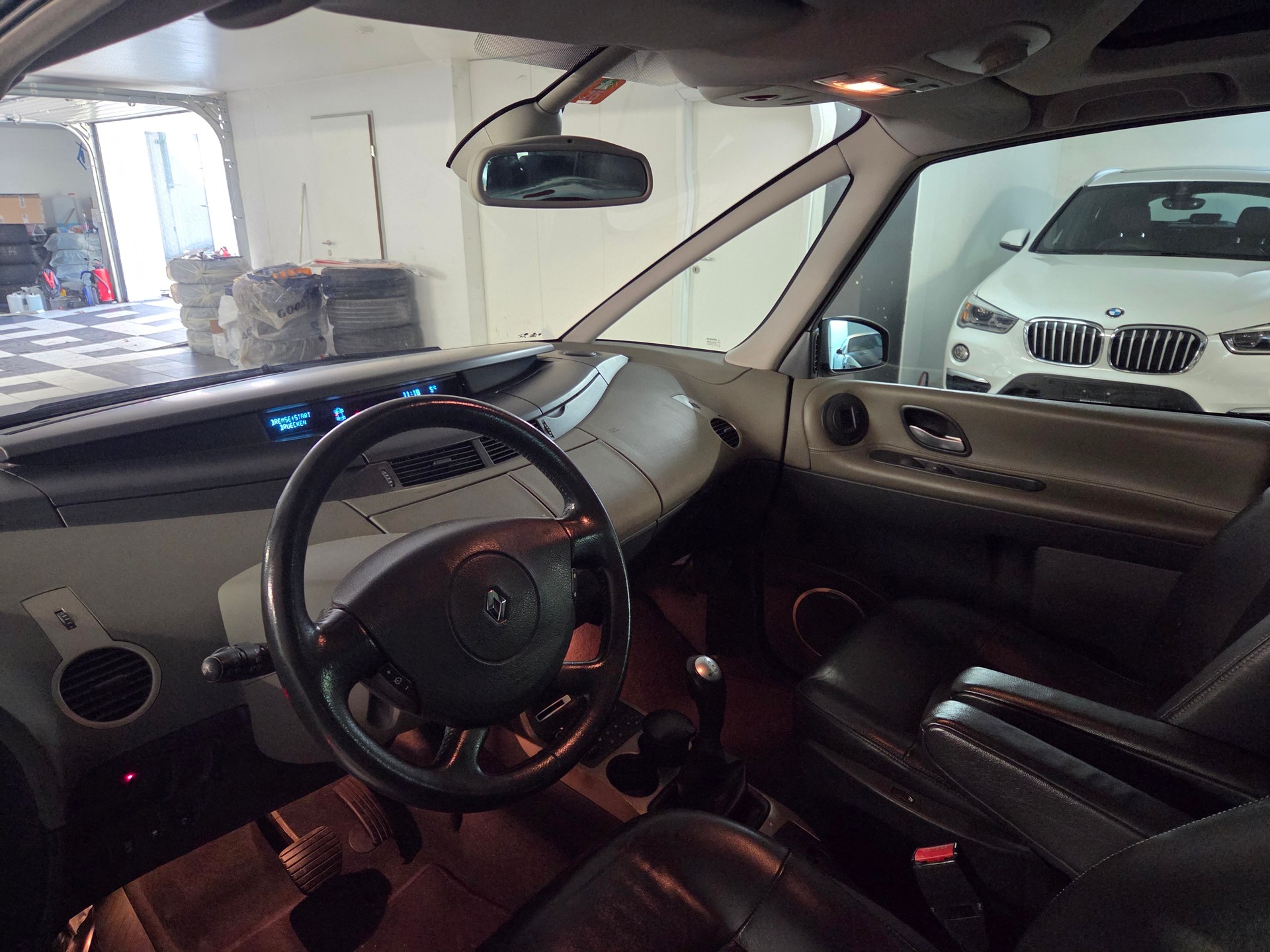RENAULT Espace 3.5 V6 Dynamique Automatic-image-8